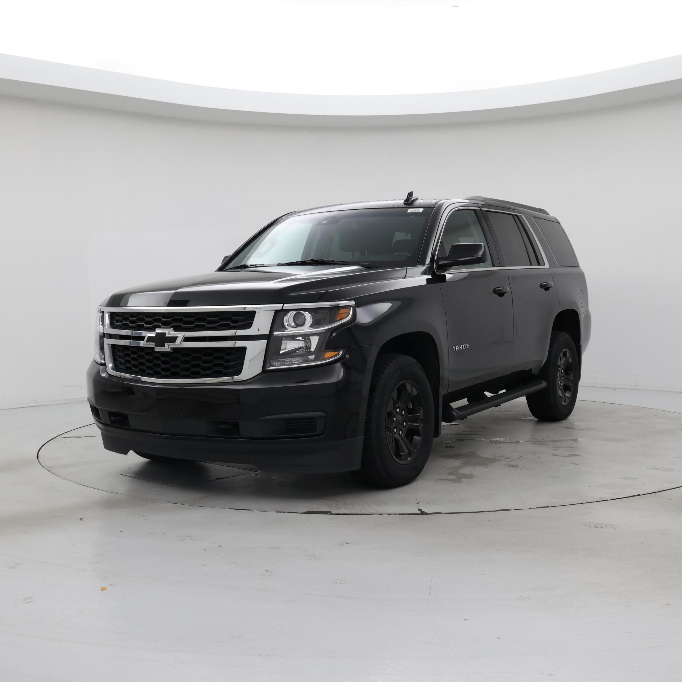 Thumbnail: 2019 Chevrolet Tahoe - 4