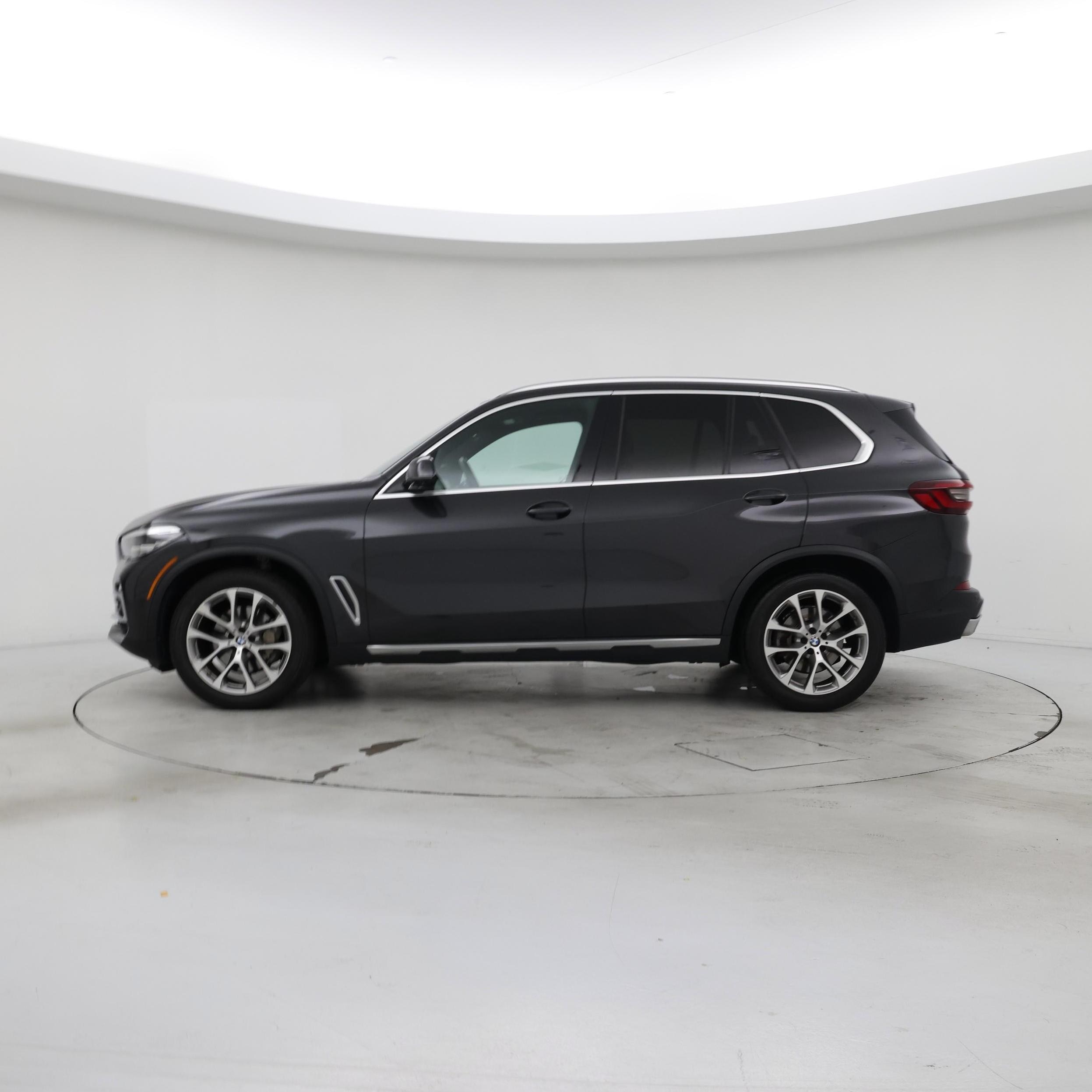Thumbnail: 2021 BMW X5 - 3
