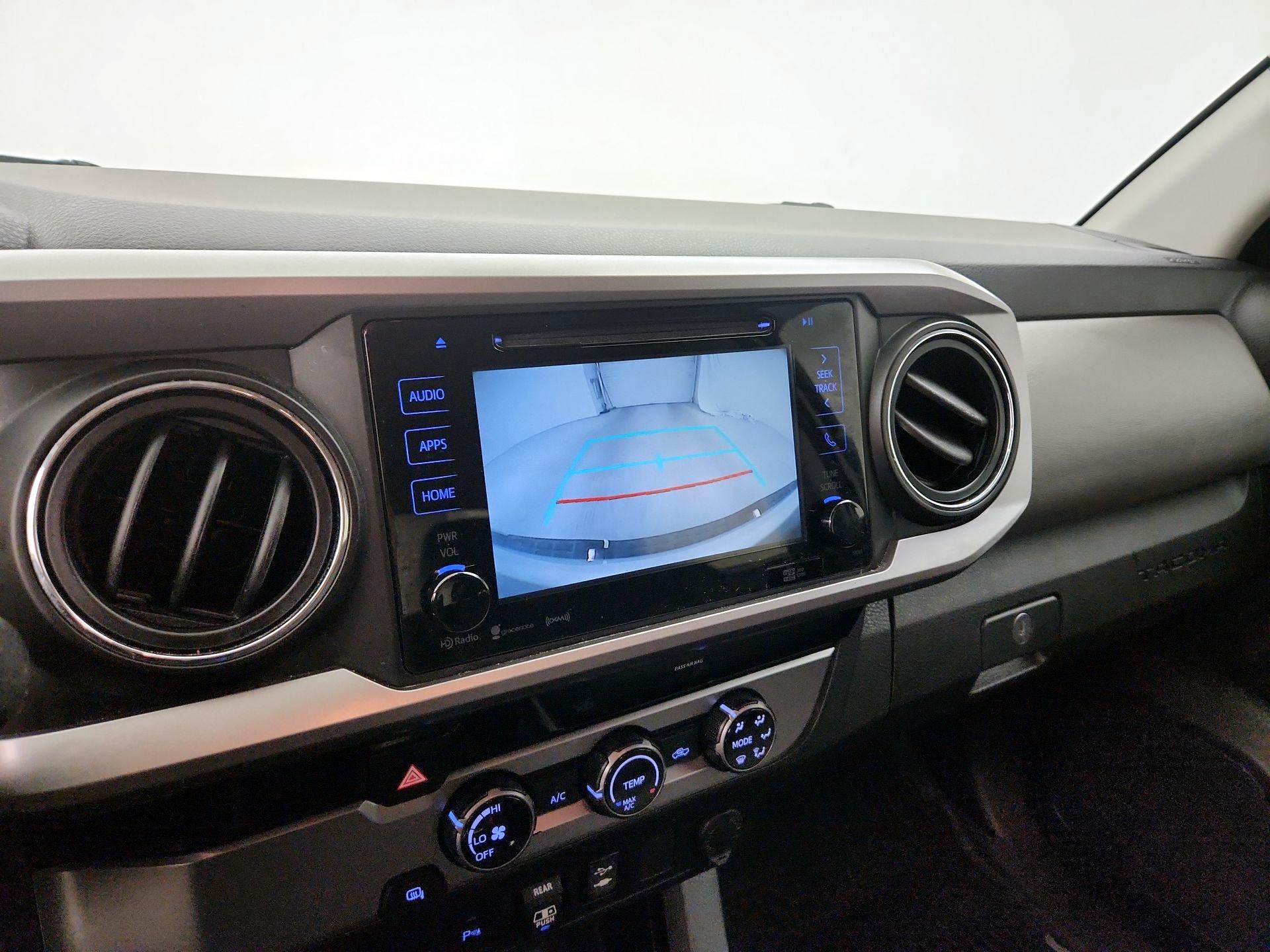 Thumbnail: 2018 Toyota Tacoma - 15