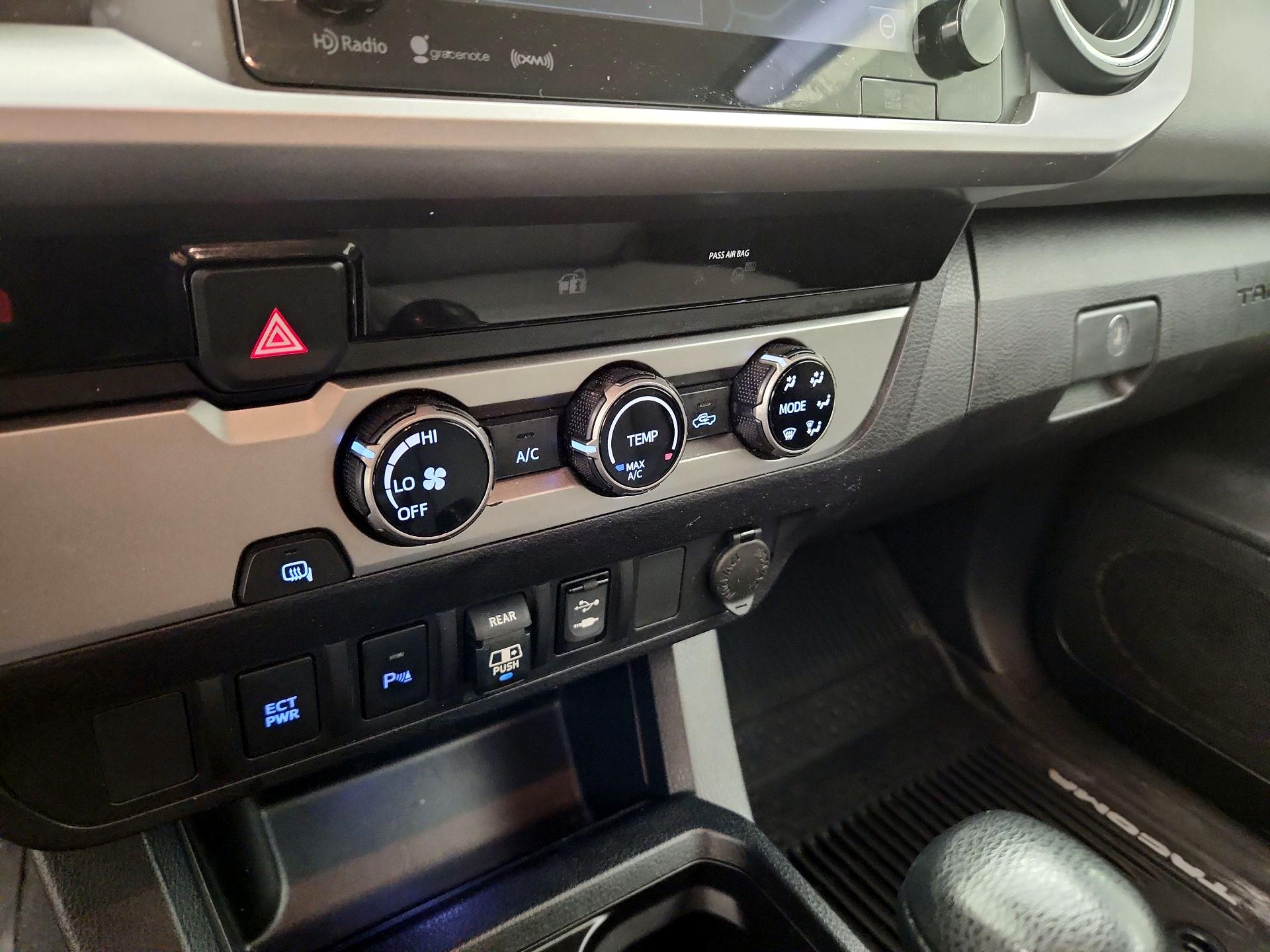 Thumbnail: 2018 Toyota Tacoma - 17