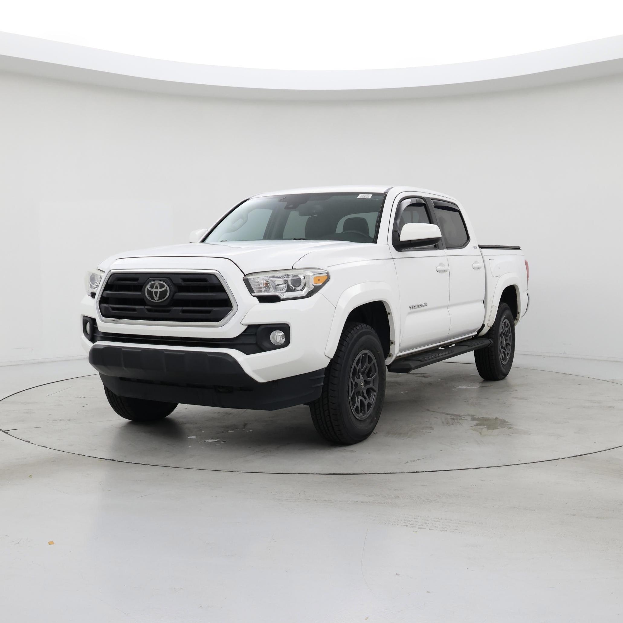 Thumbnail: 2018 Toyota Tacoma - 4