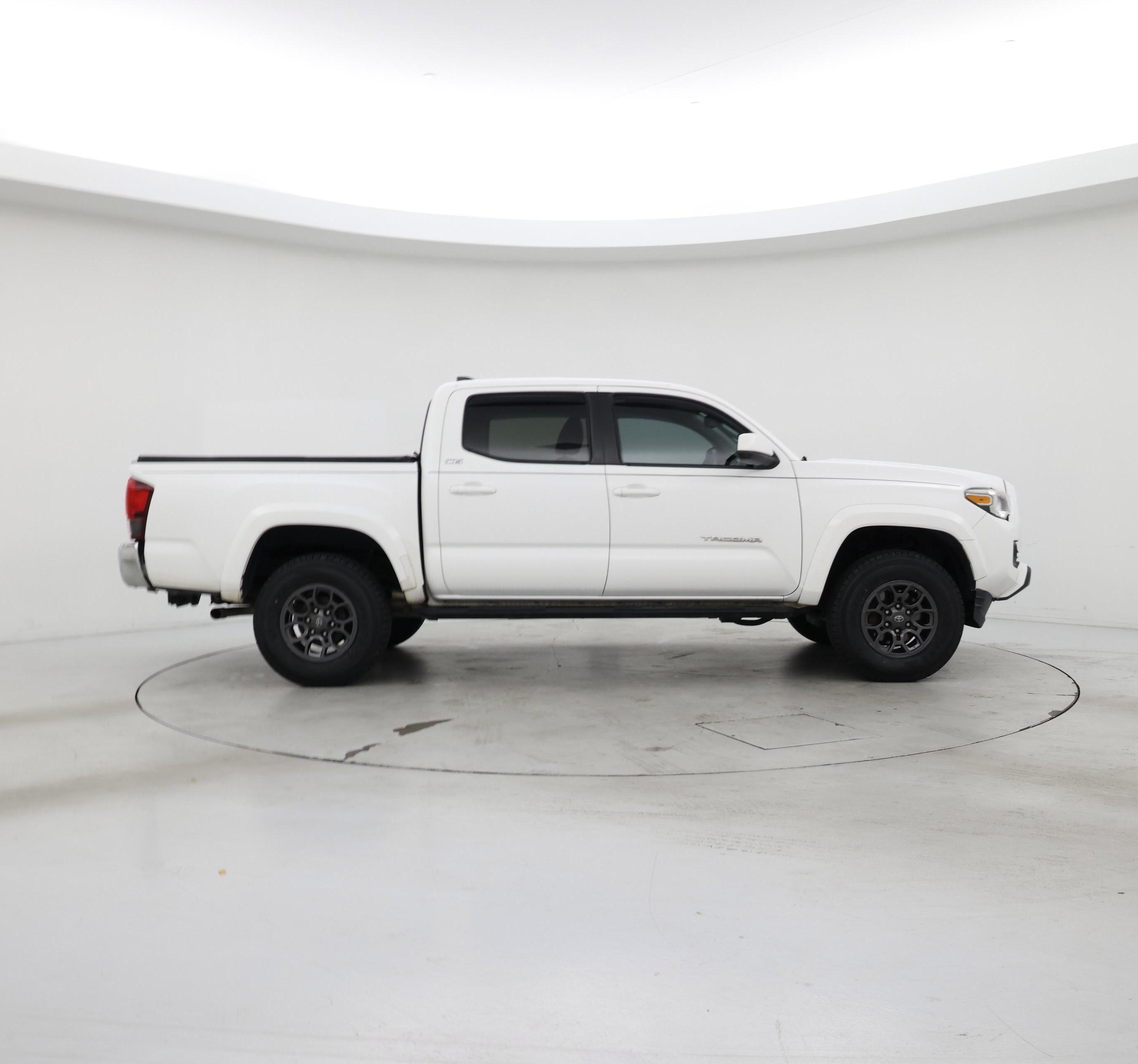 Thumbnail: 2018 Toyota Tacoma - 7