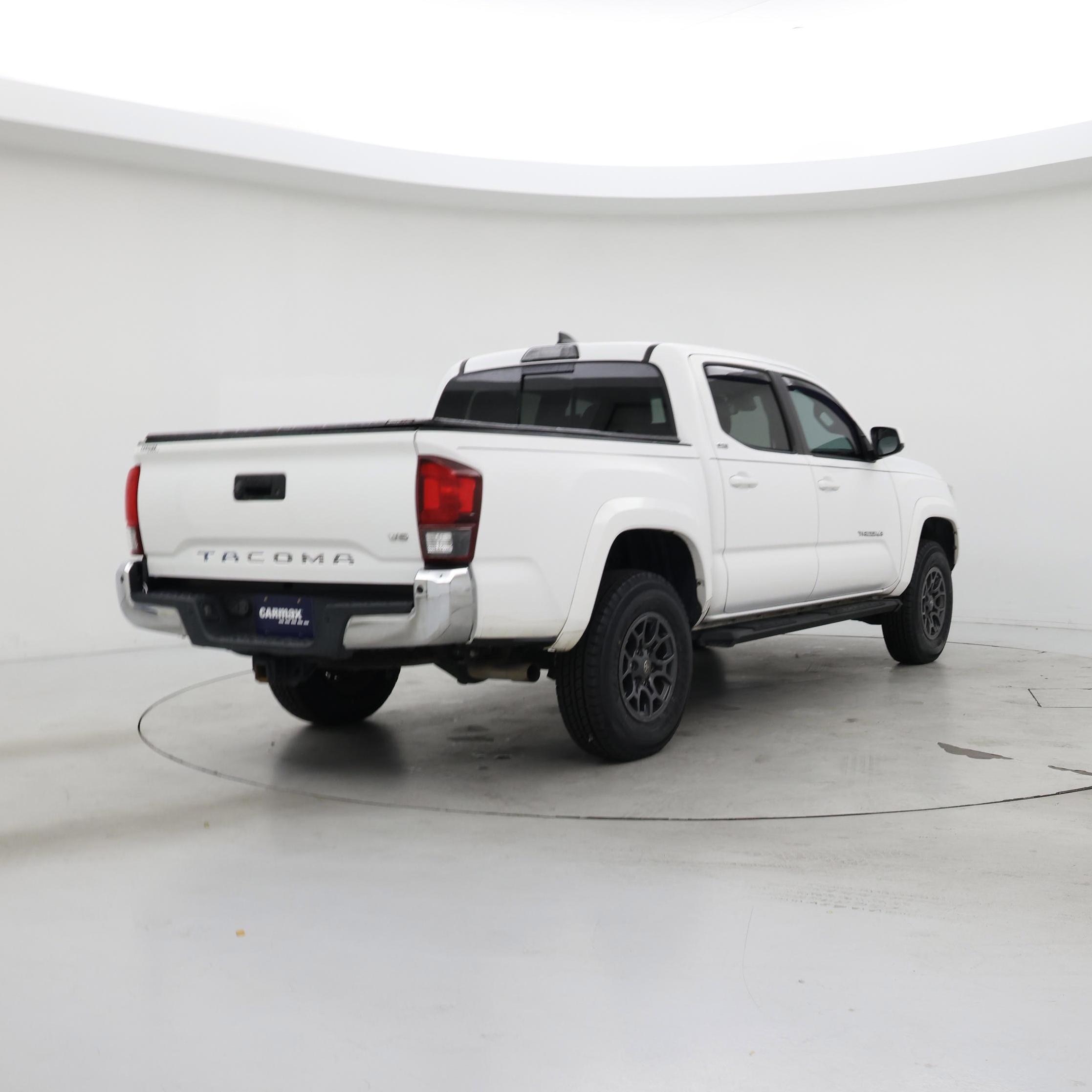Thumbnail: 2018 Toyota Tacoma - 8