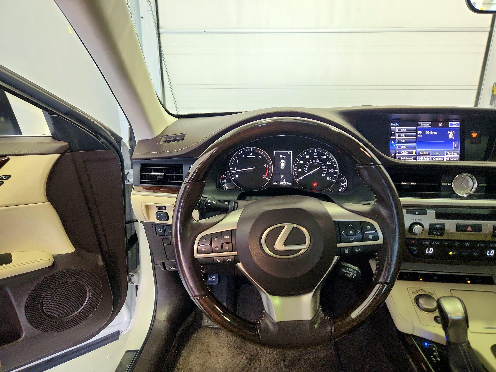 Thumbnail: 2016 Lexus ES - 10