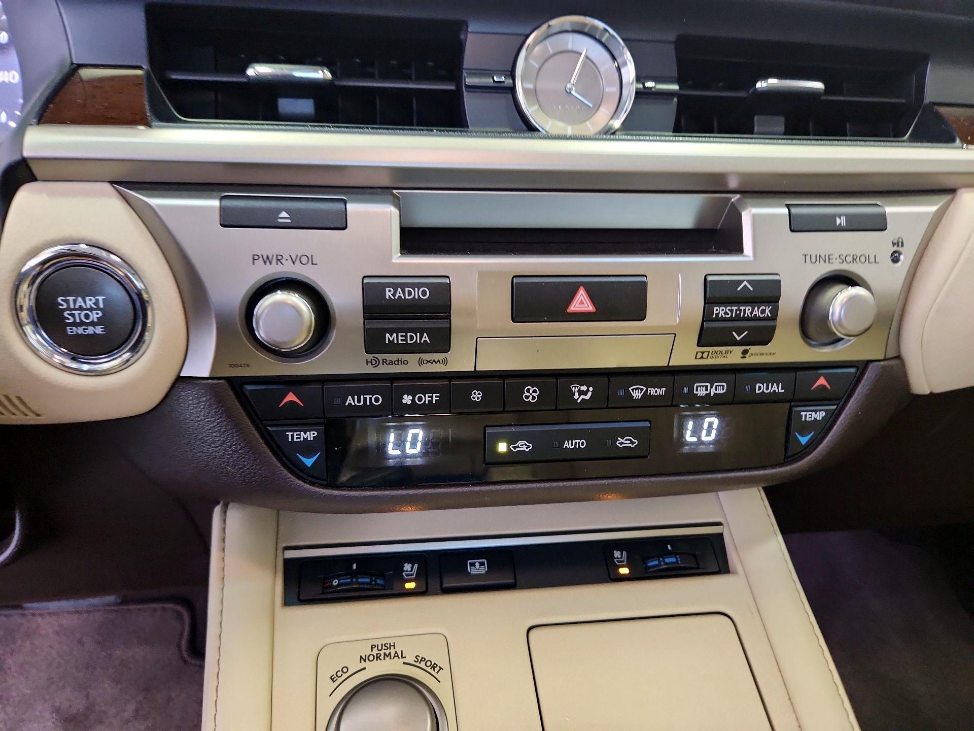 Thumbnail: 2016 Lexus ES - 16