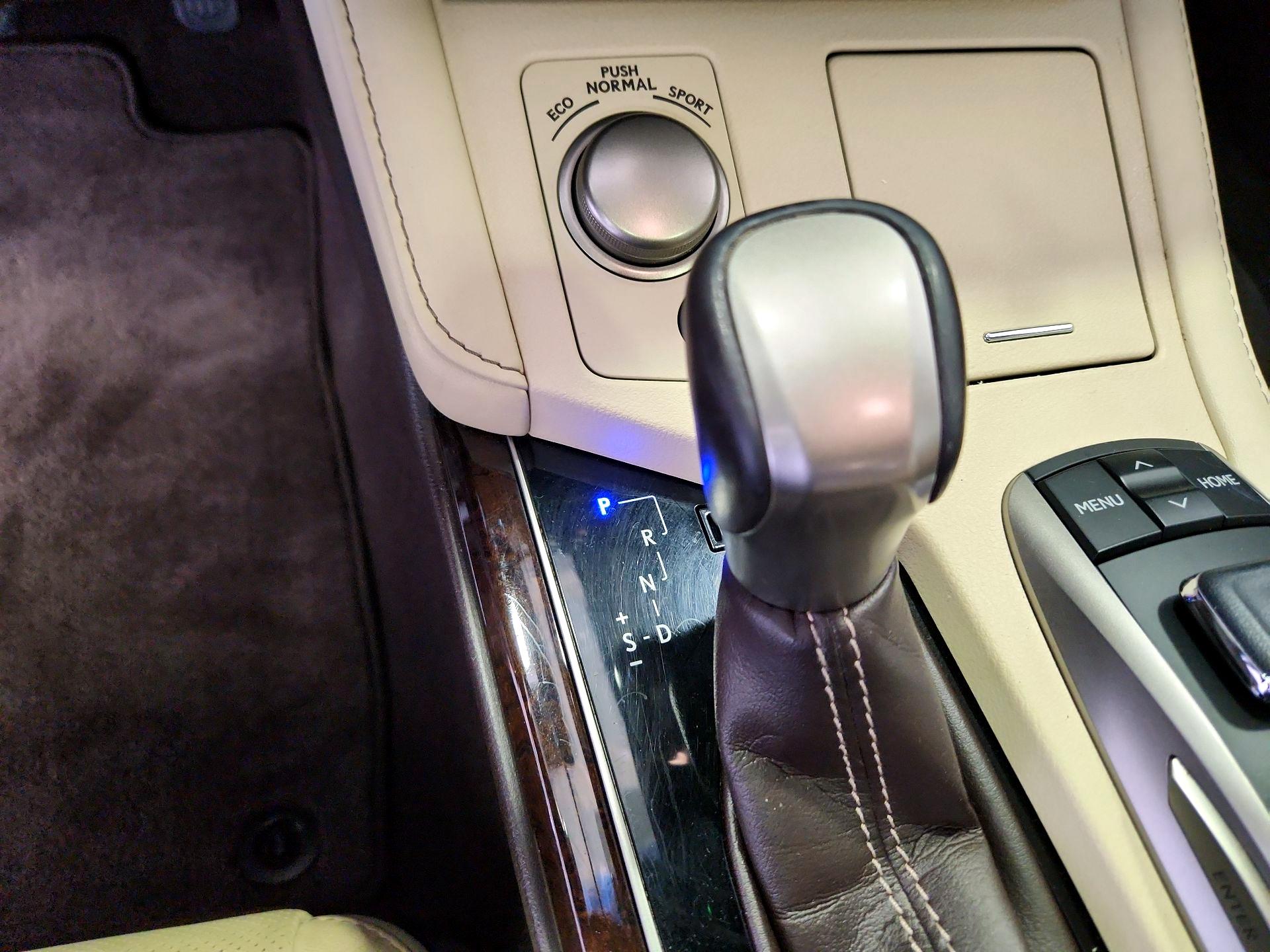 Thumbnail: 2016 Lexus ES - 17
