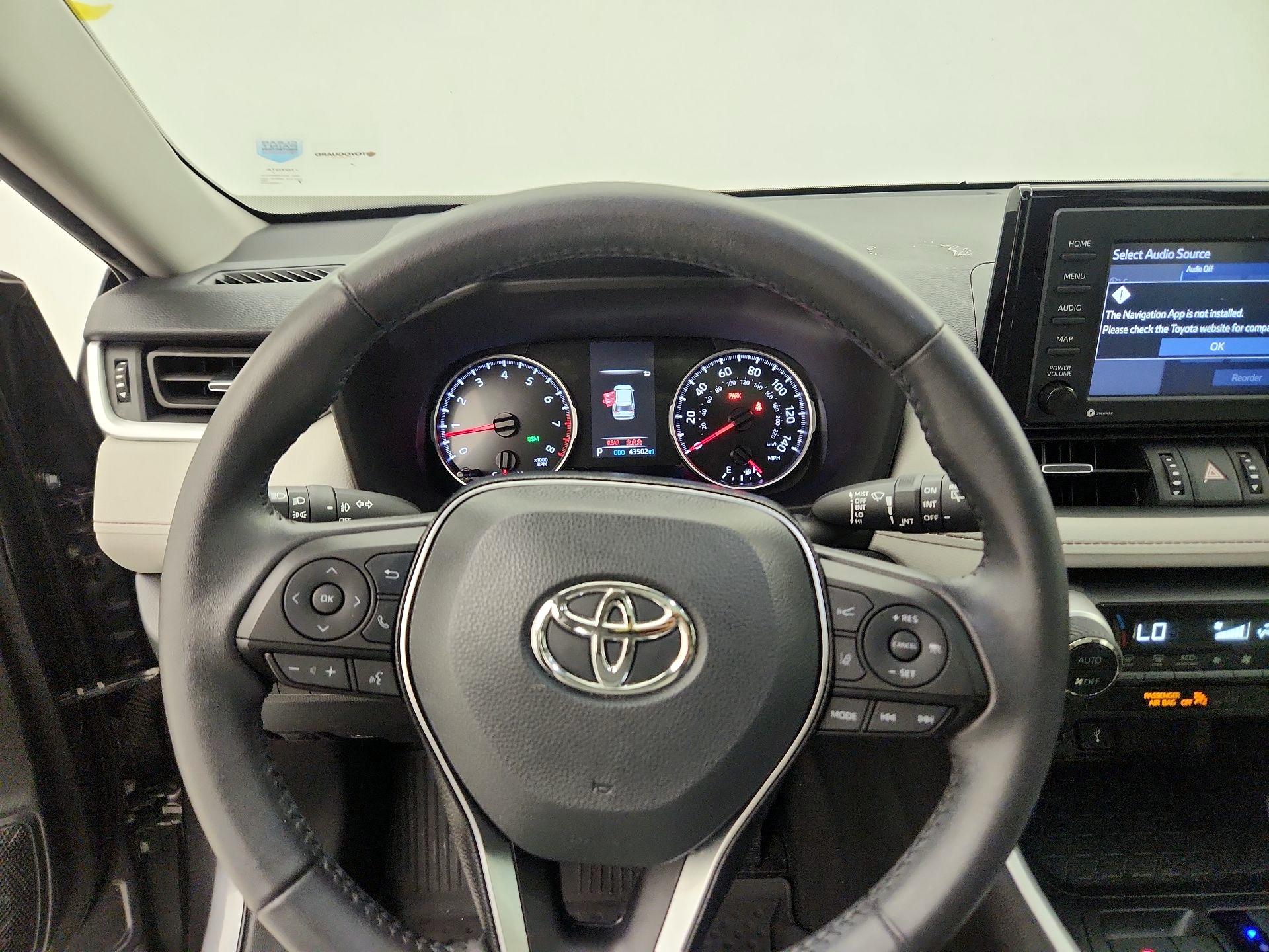 Thumbnail: 2022 Toyota RAV4 - 10