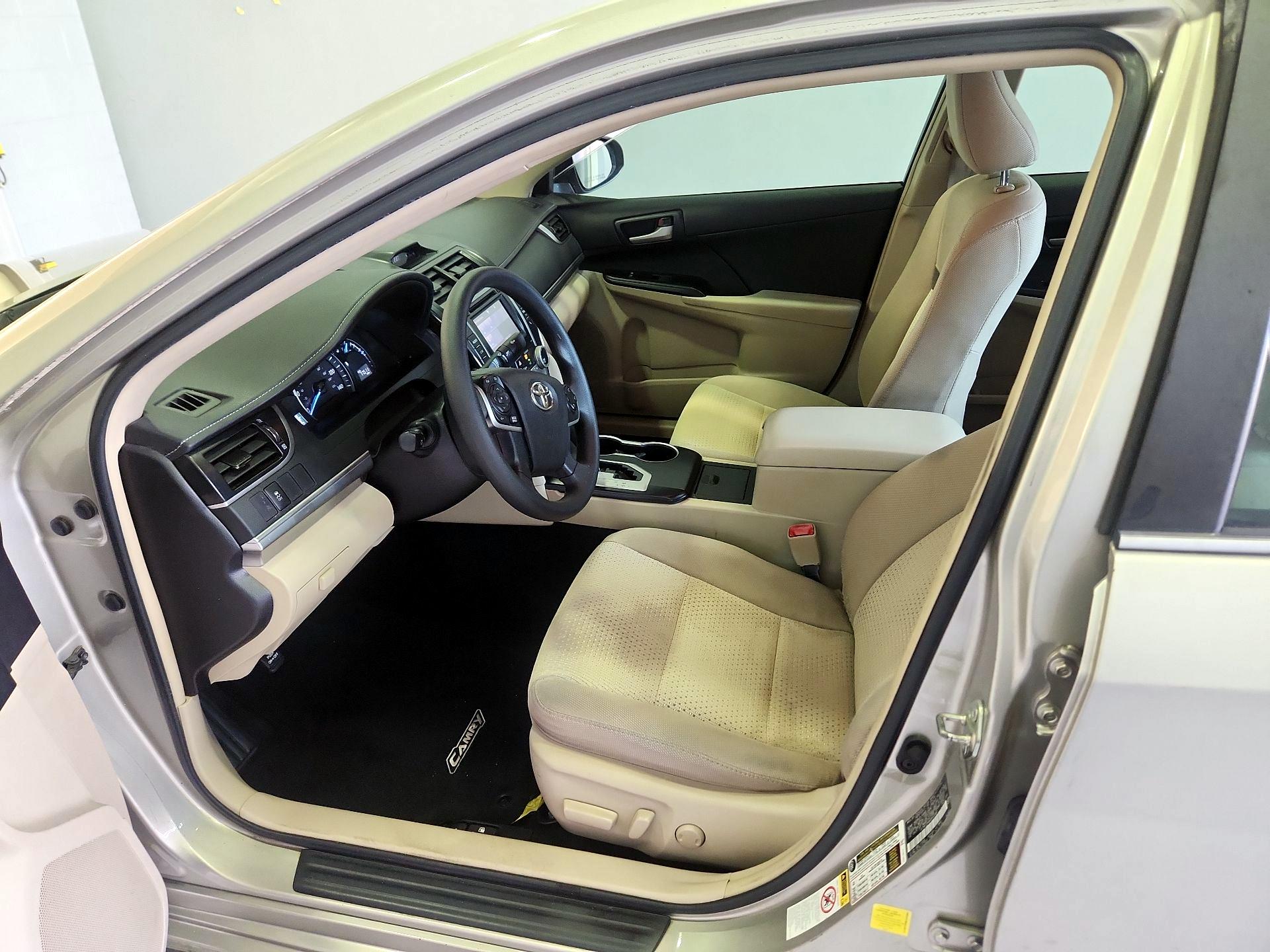 Thumbnail: 2014 Toyota Camry - 11