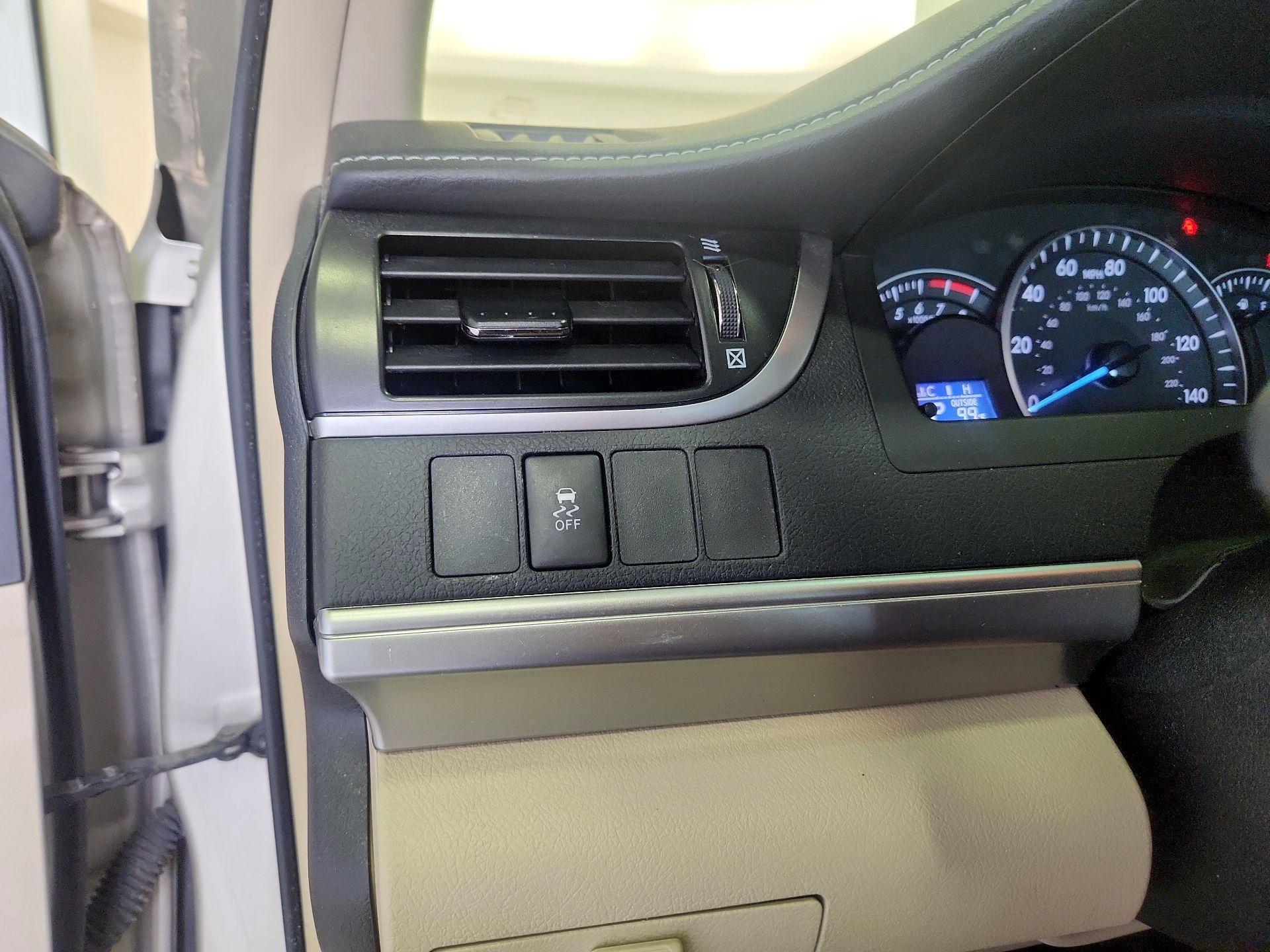 Thumbnail: 2014 Toyota Camry - 13