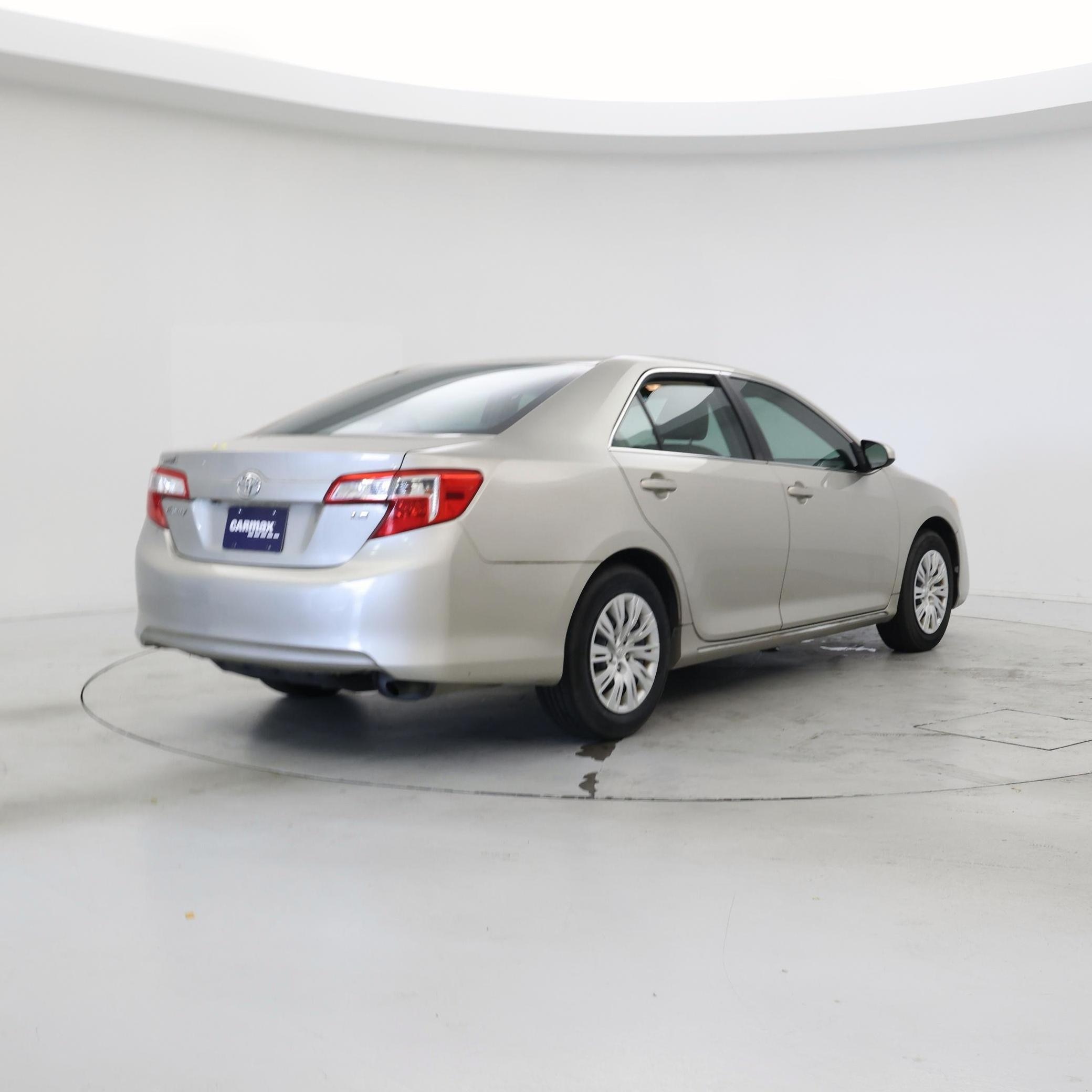 Thumbnail: 2014 Toyota Camry - 8