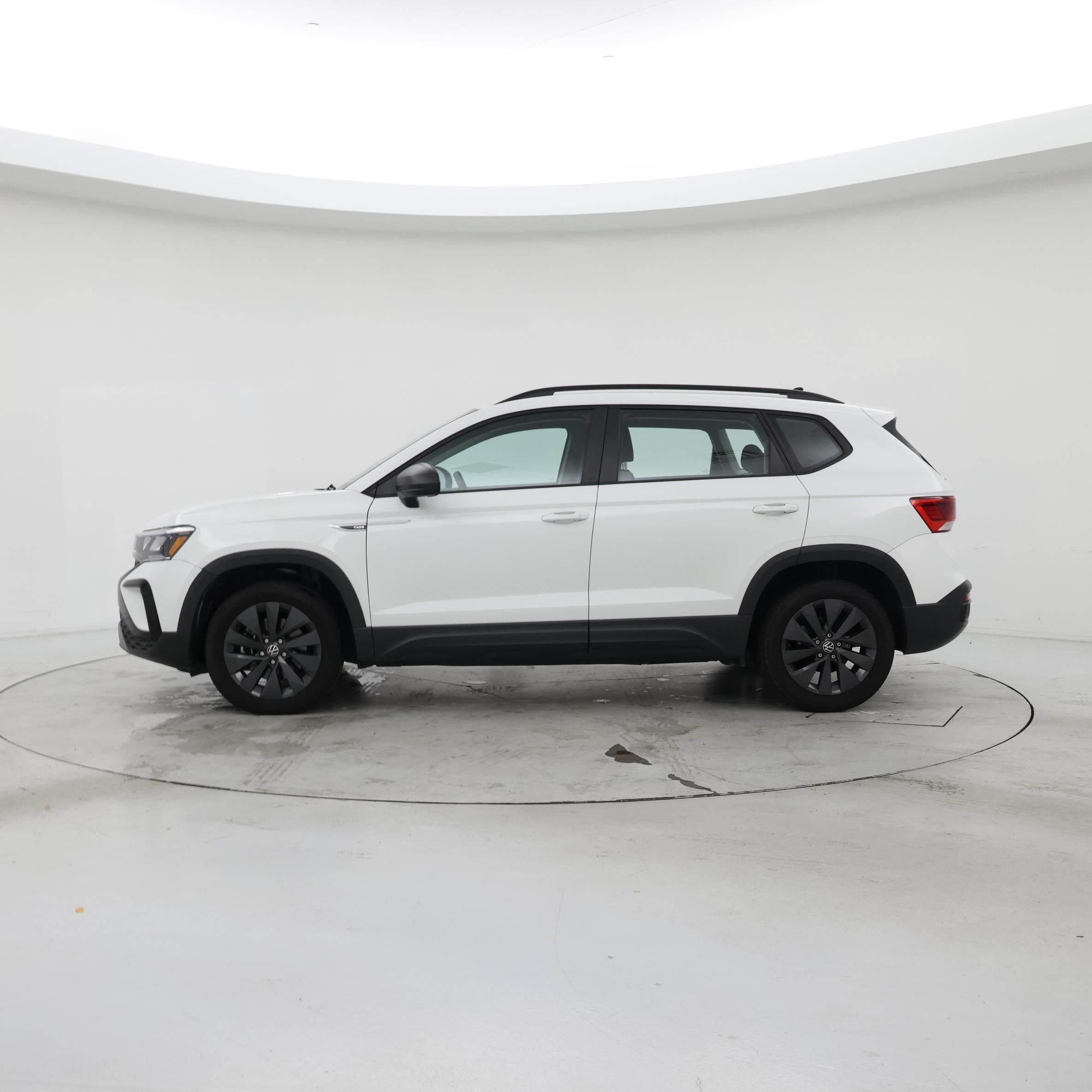 Thumbnail: 2022 Volkswagen Taos - 3