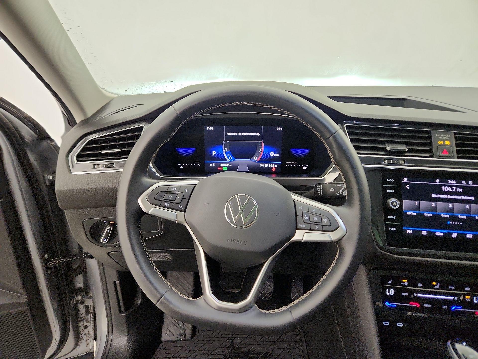 Thumbnail: 2022 Volkswagen Tiguan - 10
