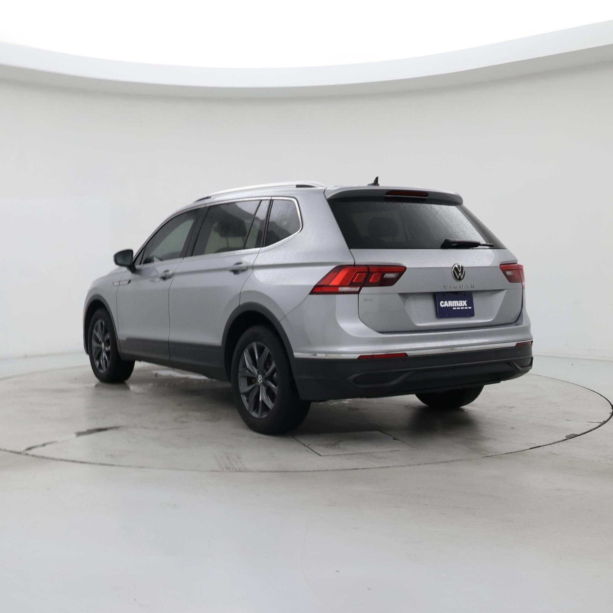 Thumbnail: 2022 Volkswagen Tiguan - 2
