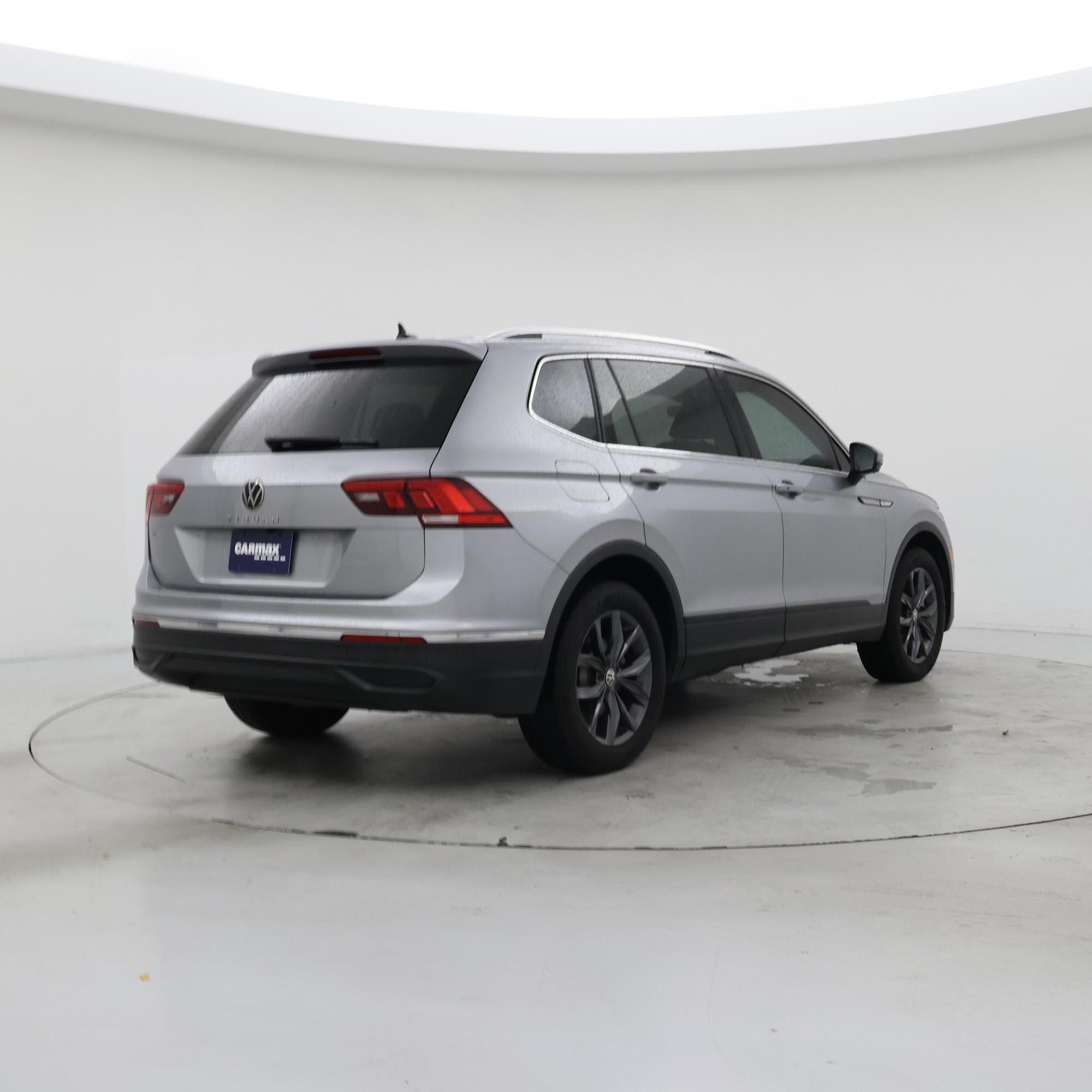 Thumbnail: 2022 Volkswagen Tiguan - 8