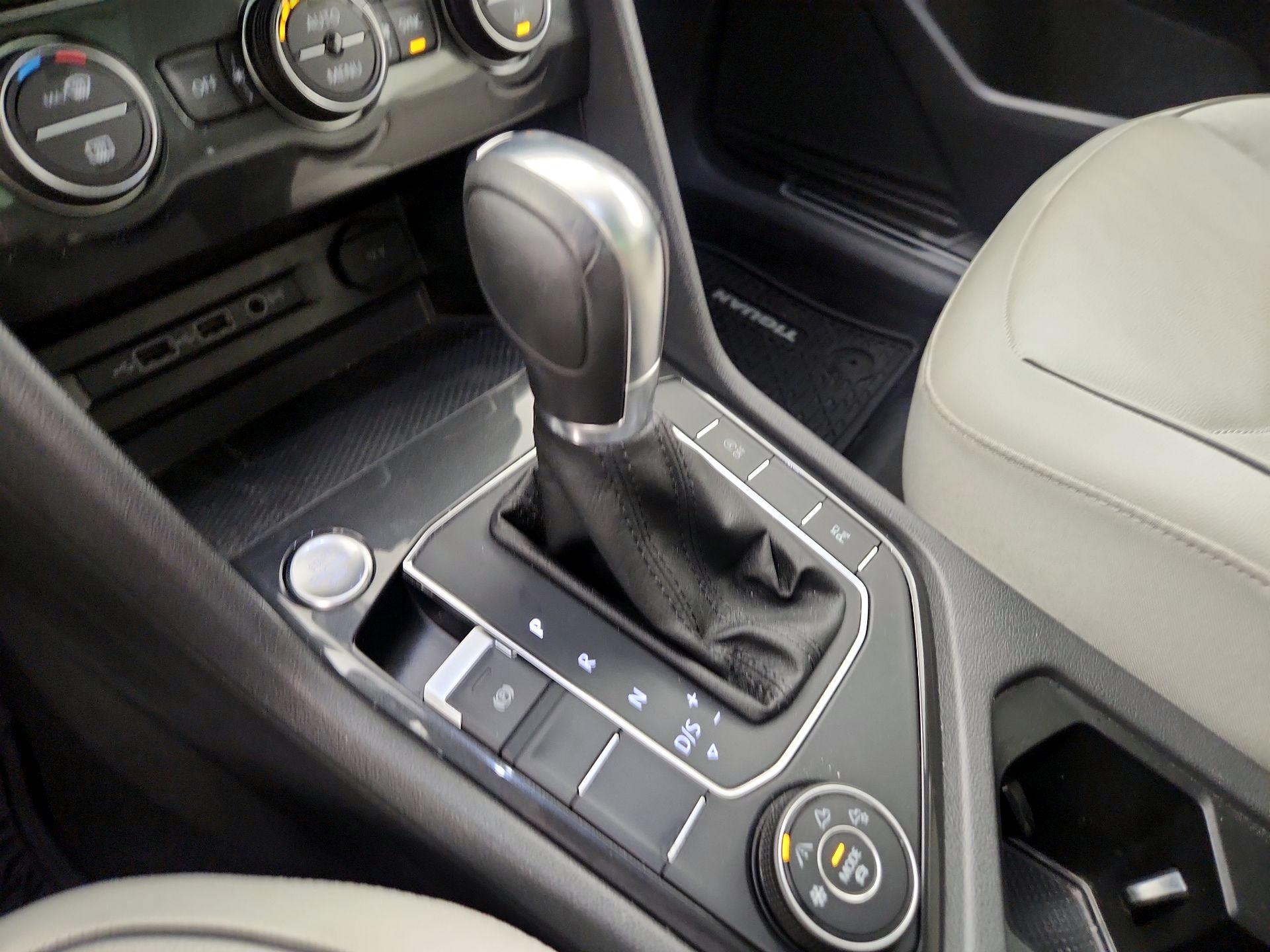 Thumbnail: 2019 Volkswagen Tiguan - 18