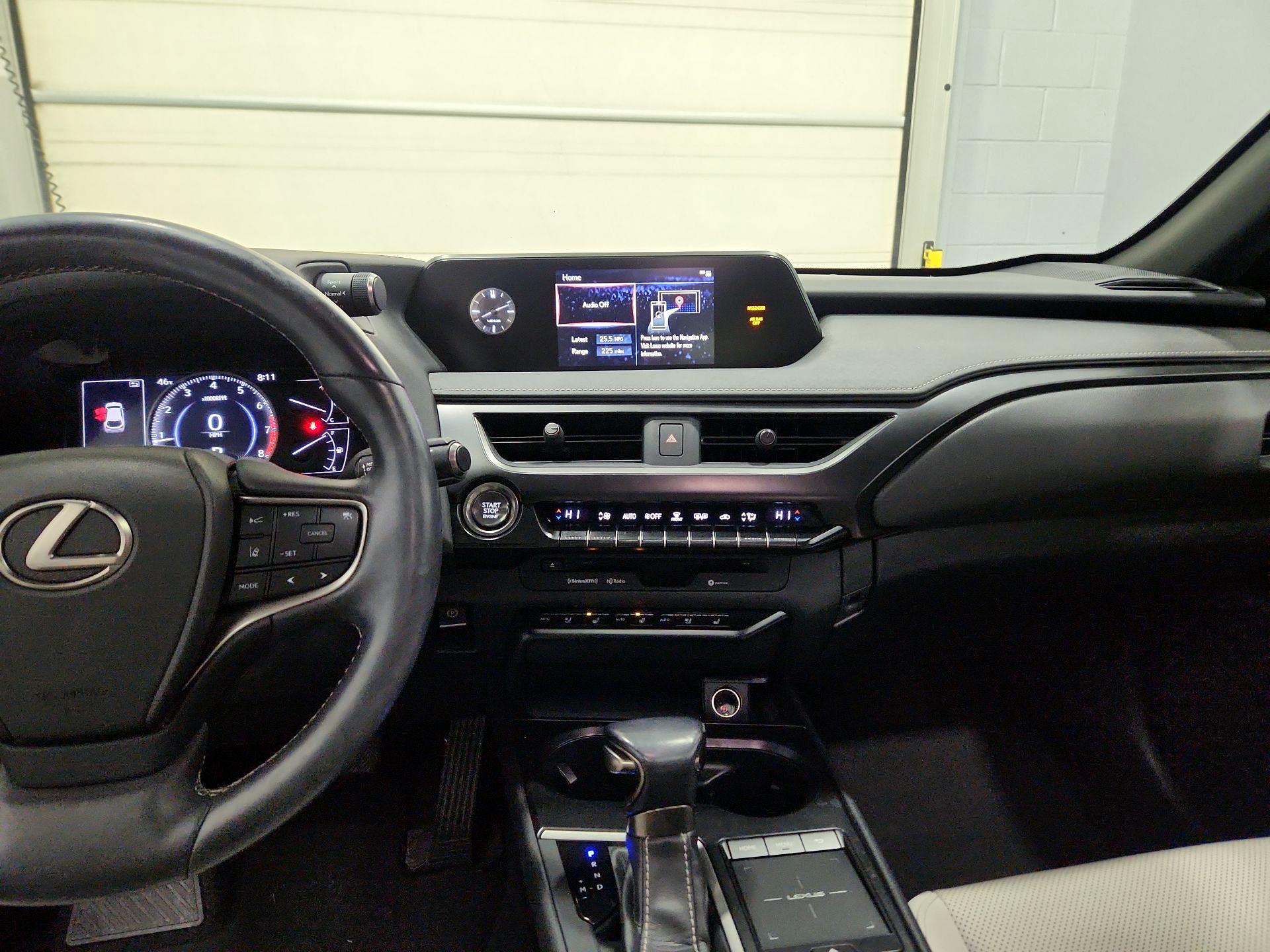 Thumbnail: 2019 Lexus UX - 9