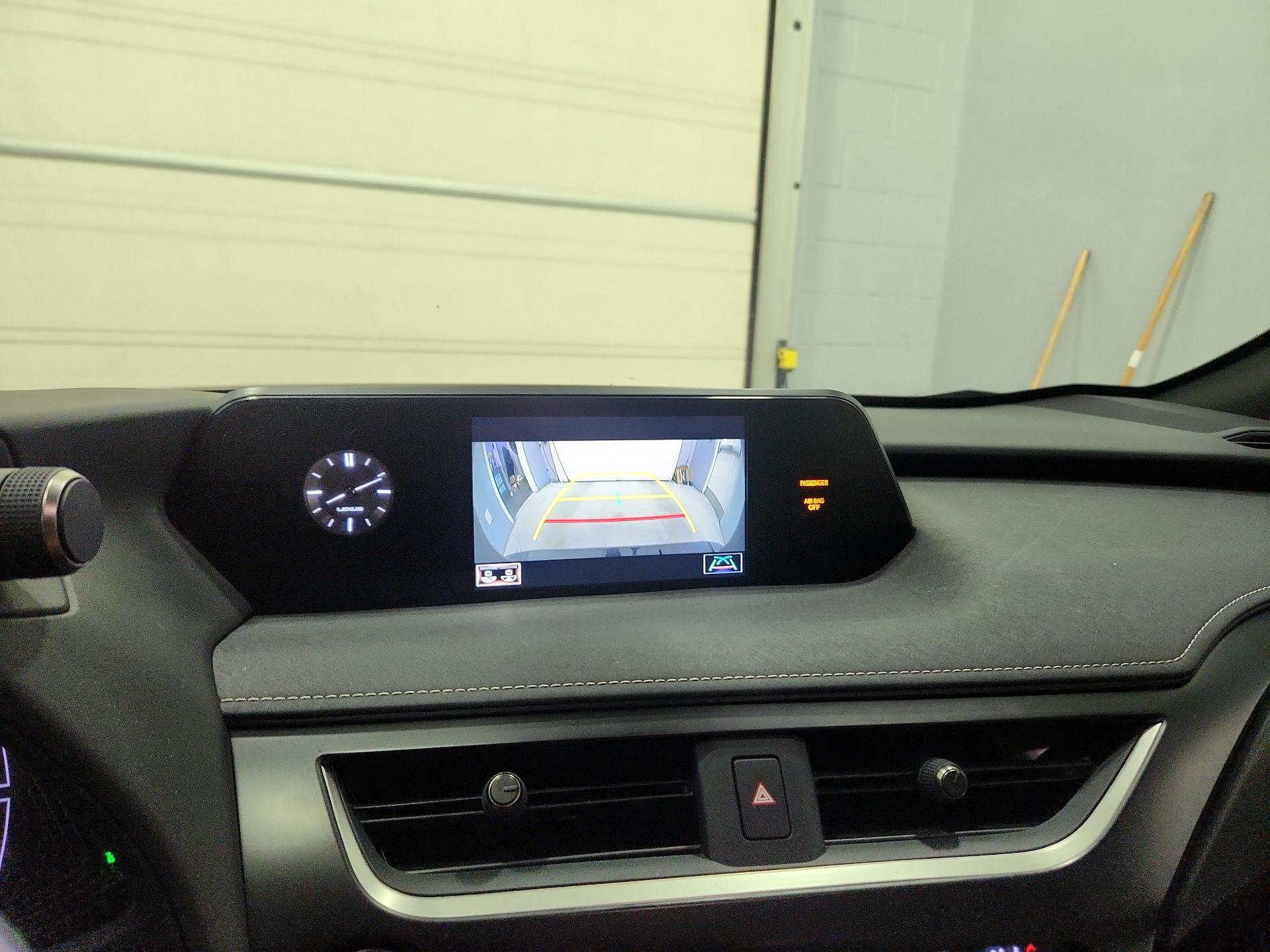 Thumbnail: 2019 Lexus UX - 14