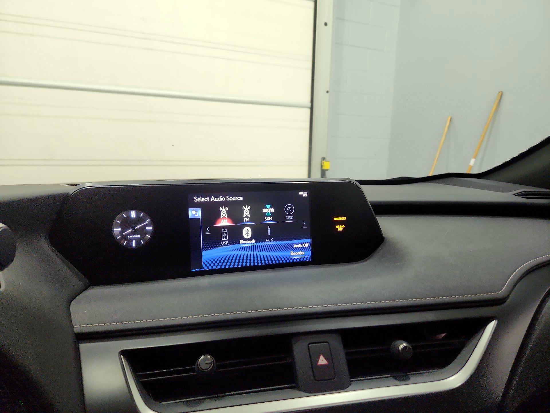 Thumbnail: 2019 Lexus UX - 15