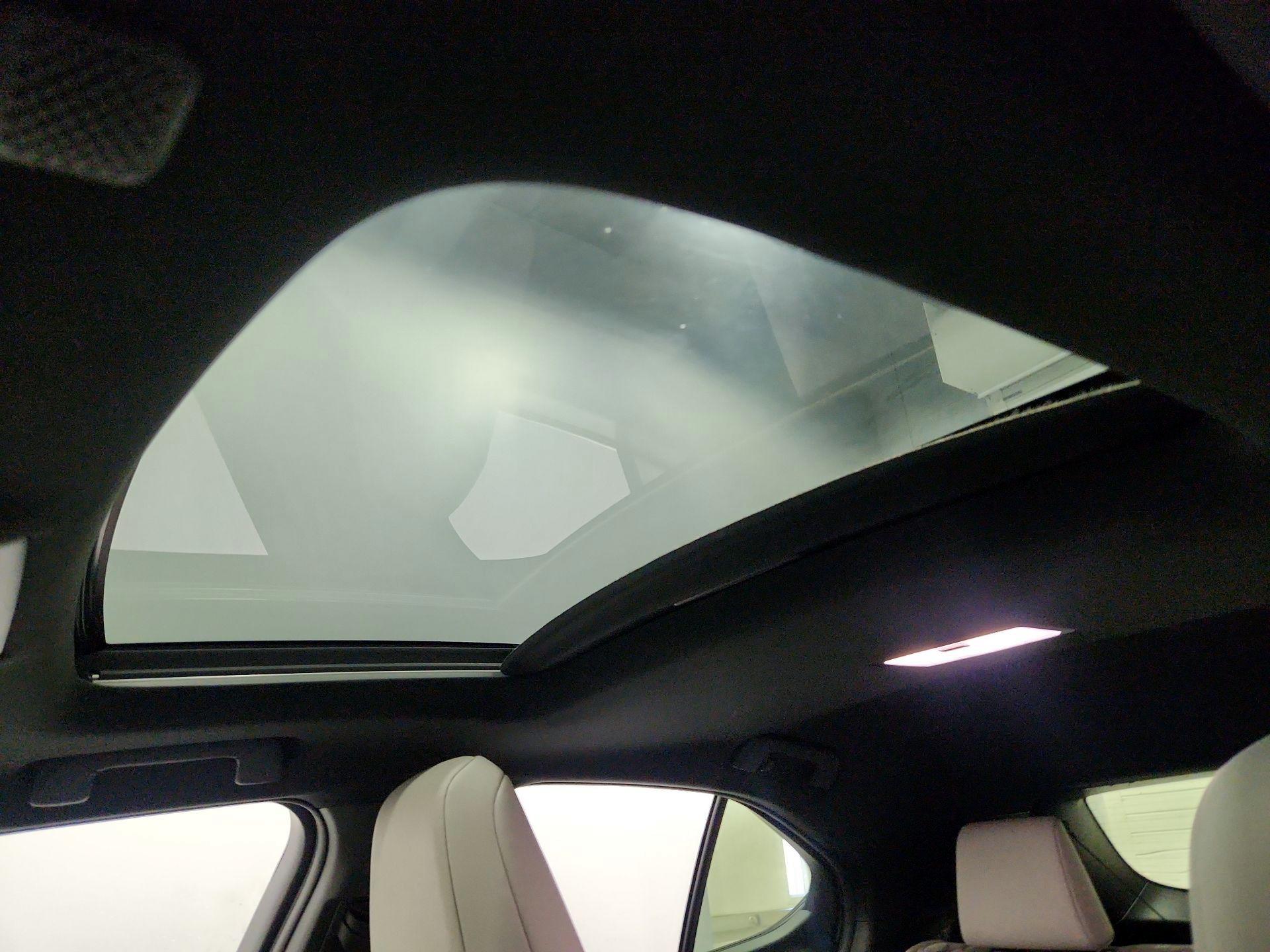 Thumbnail: 2019 Lexus UX - 19