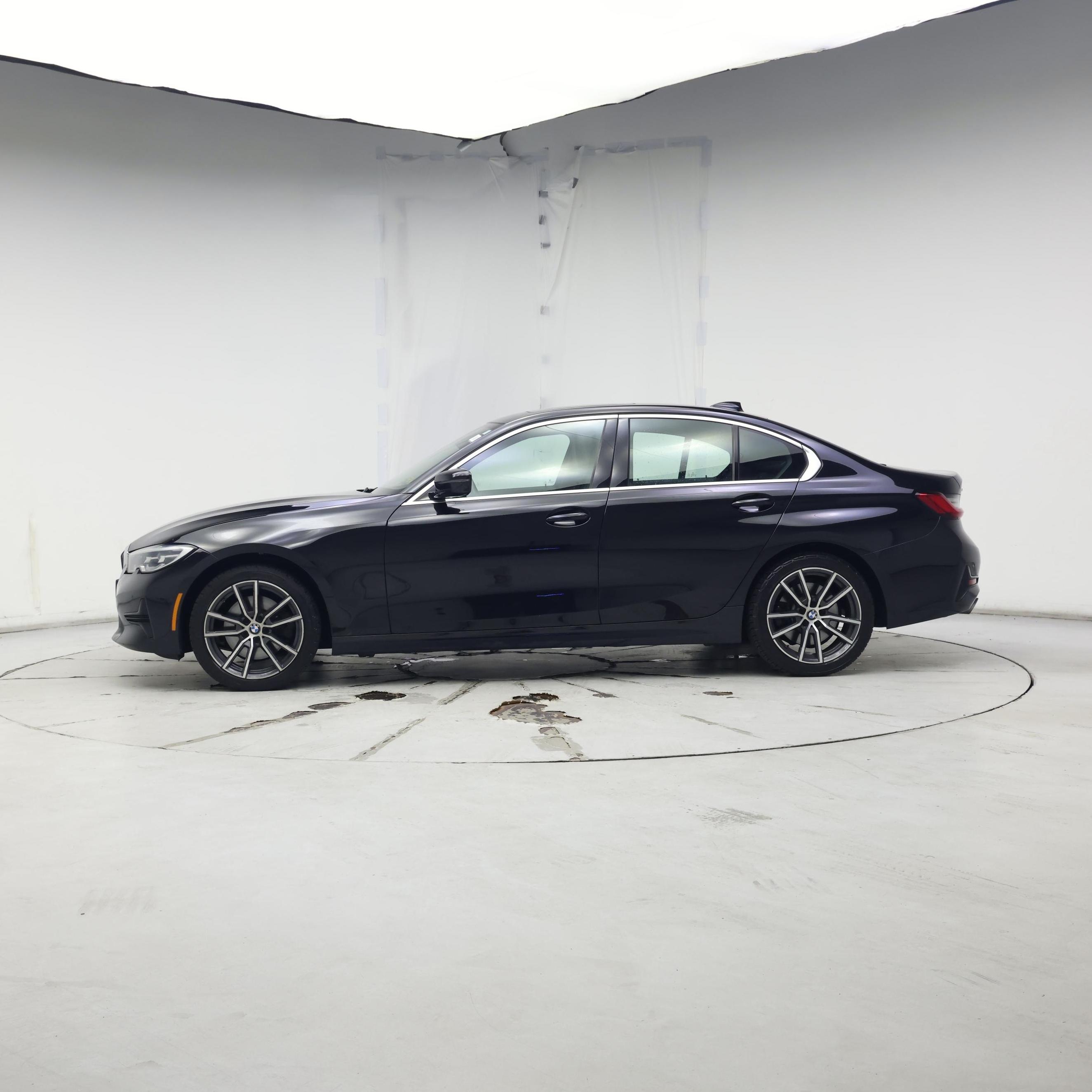 Thumbnail: 2021 BMW 3 Series - 3