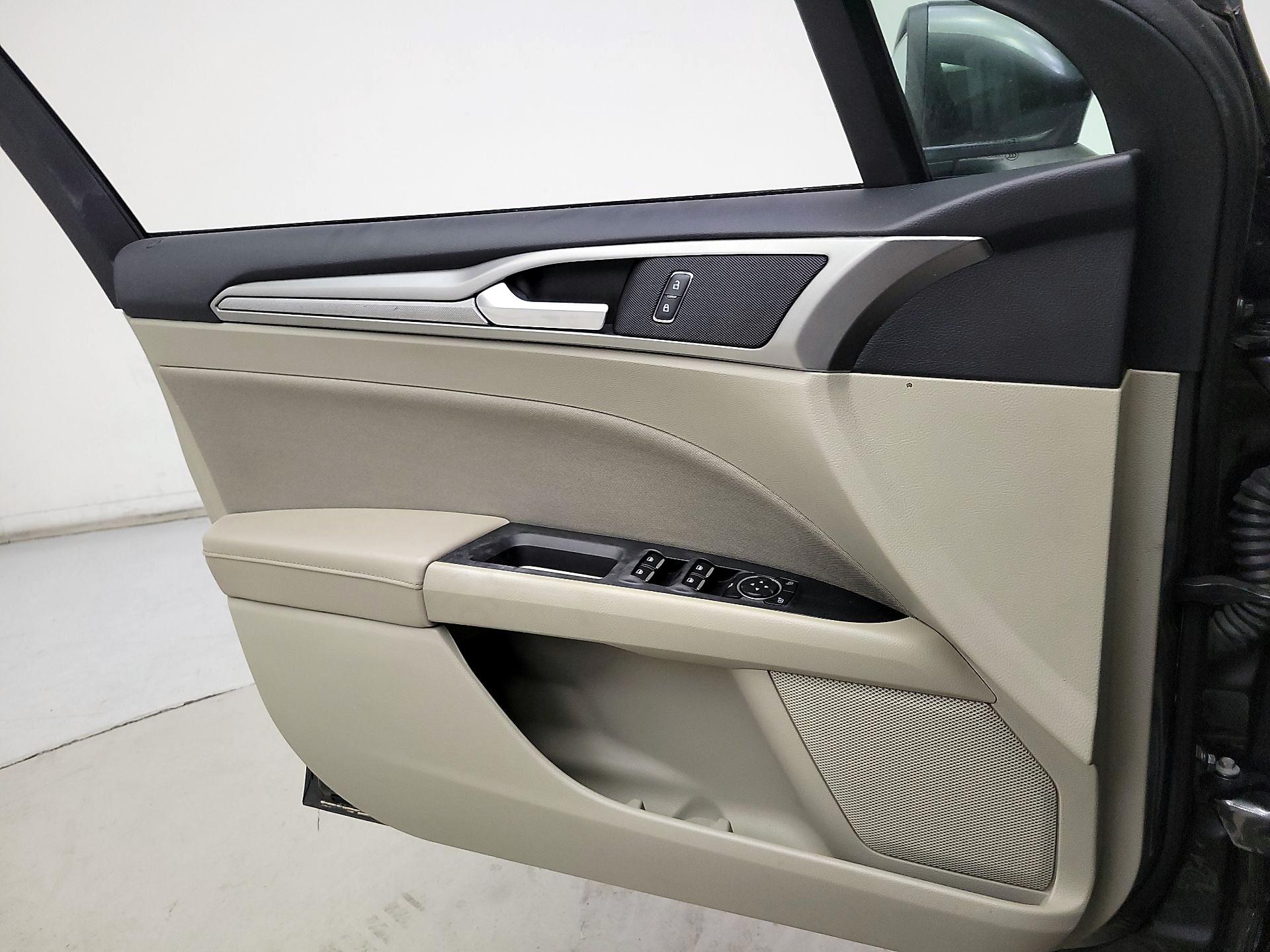 Thumbnail: 2019 Ford Fusion - 12