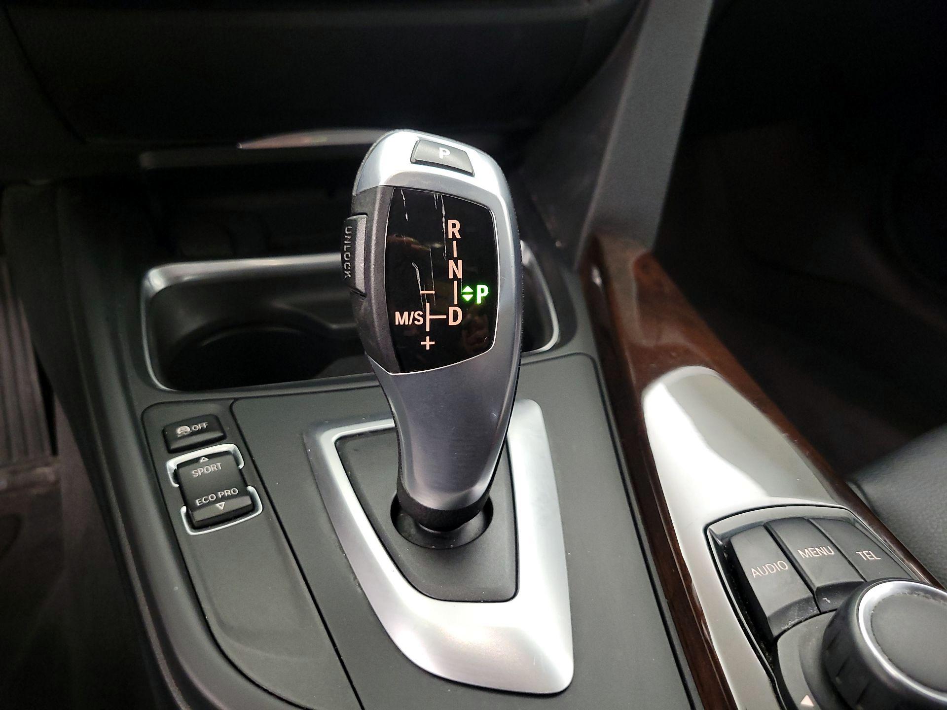Thumbnail: 2015 BMW 3 Series - 17