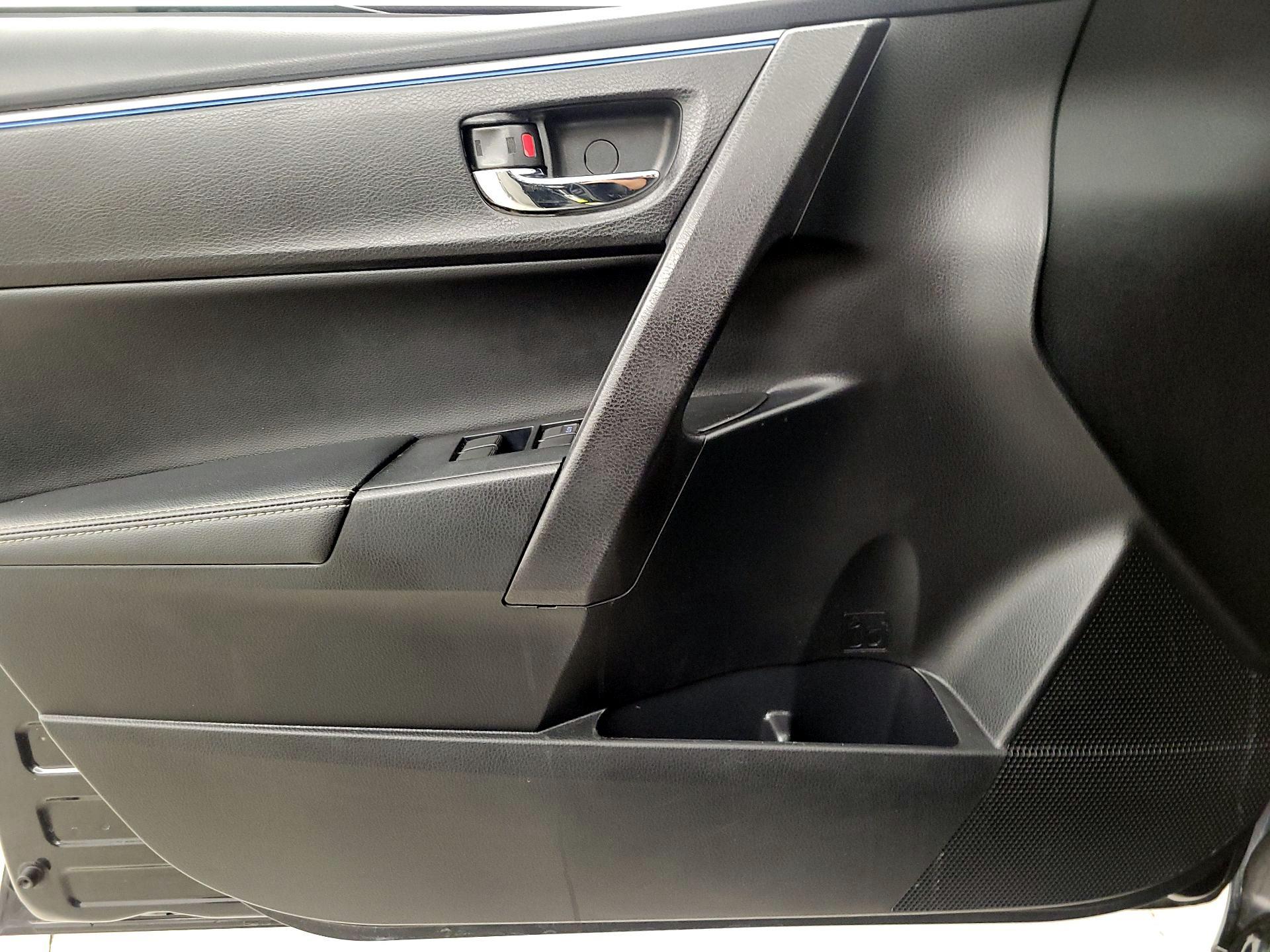 Thumbnail: 2015 Toyota Corolla - 12
