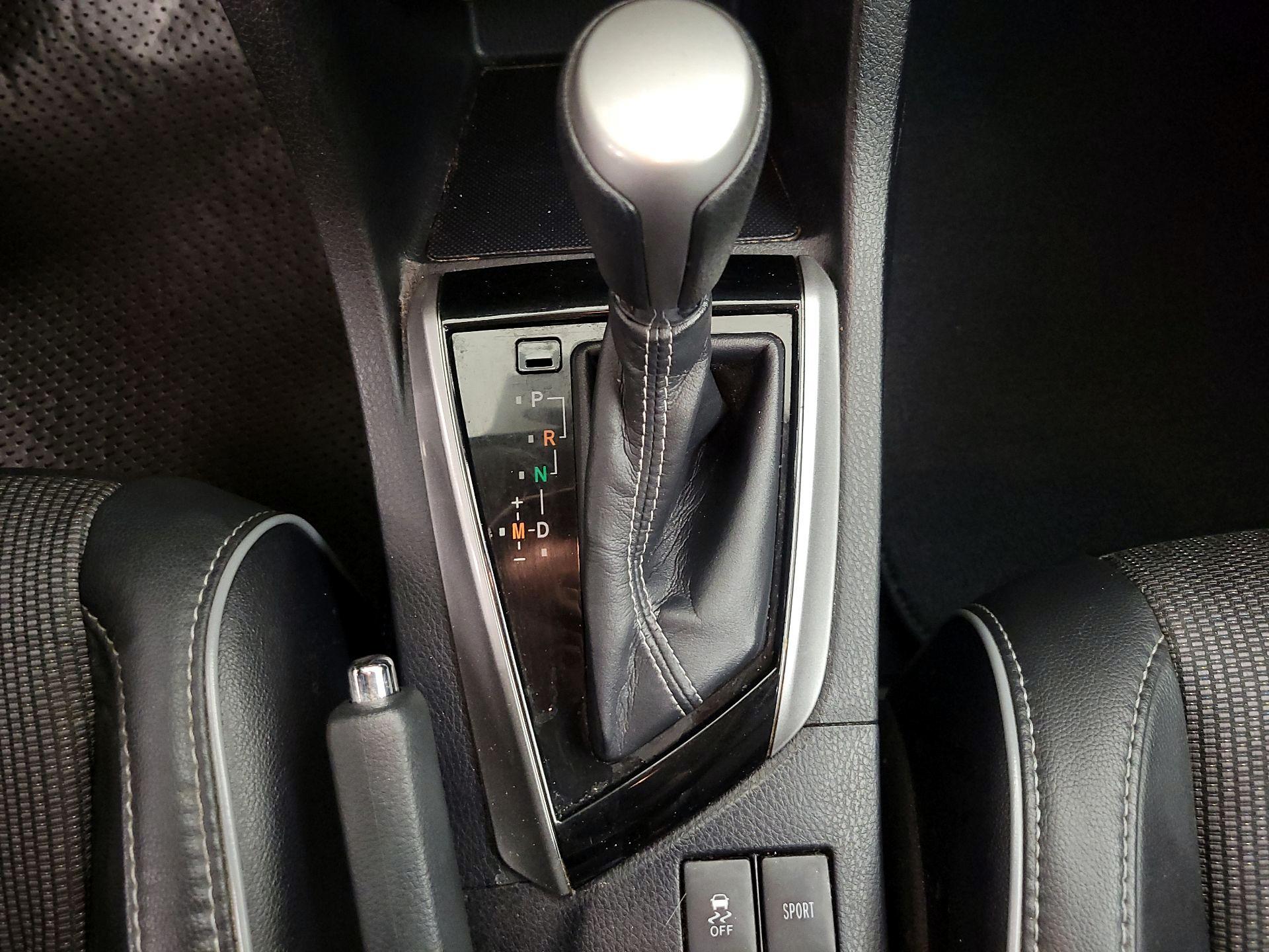 Thumbnail: 2015 Toyota Corolla - 17