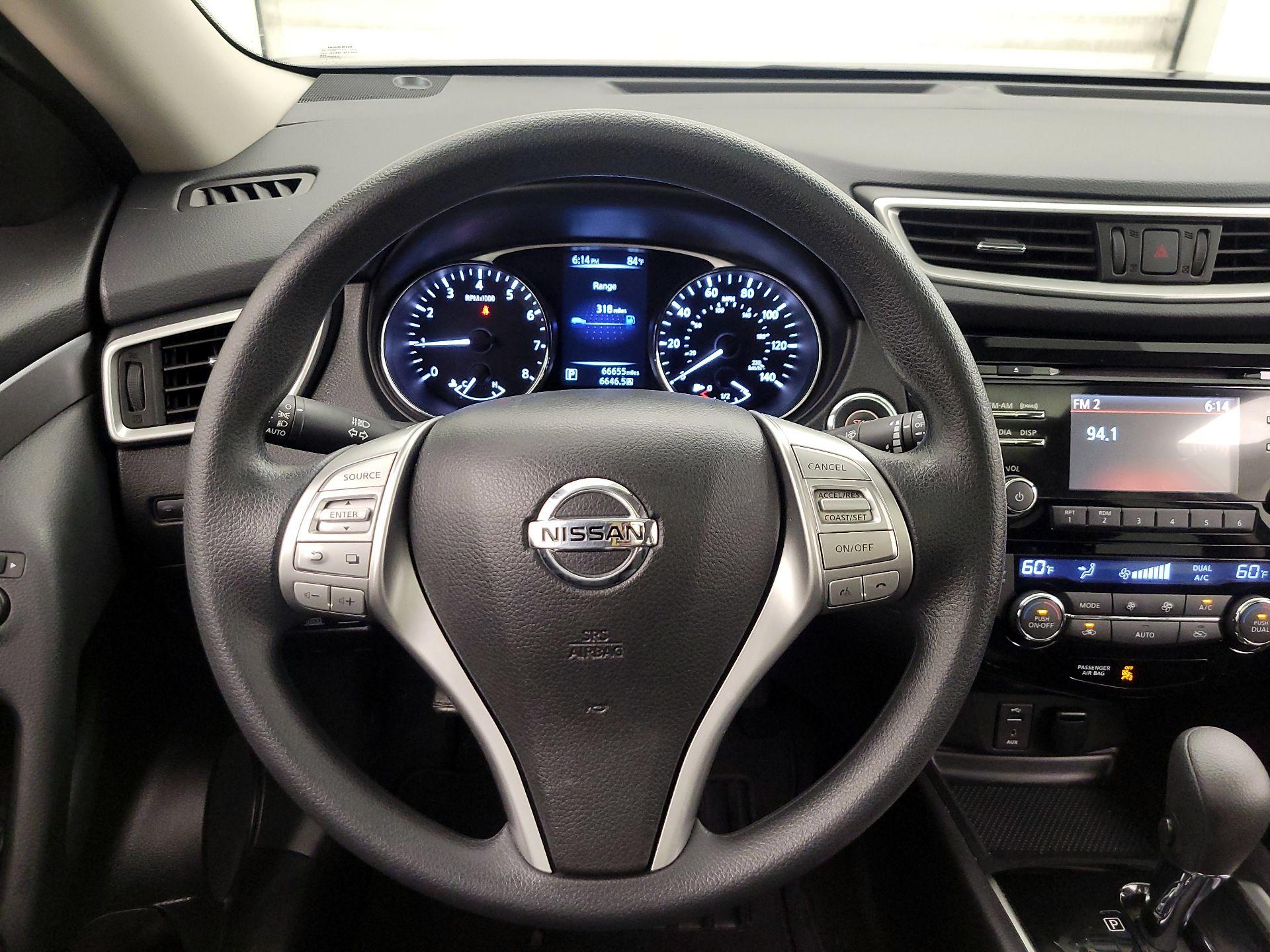 Thumbnail: 2015 Nissan Rogue - 10