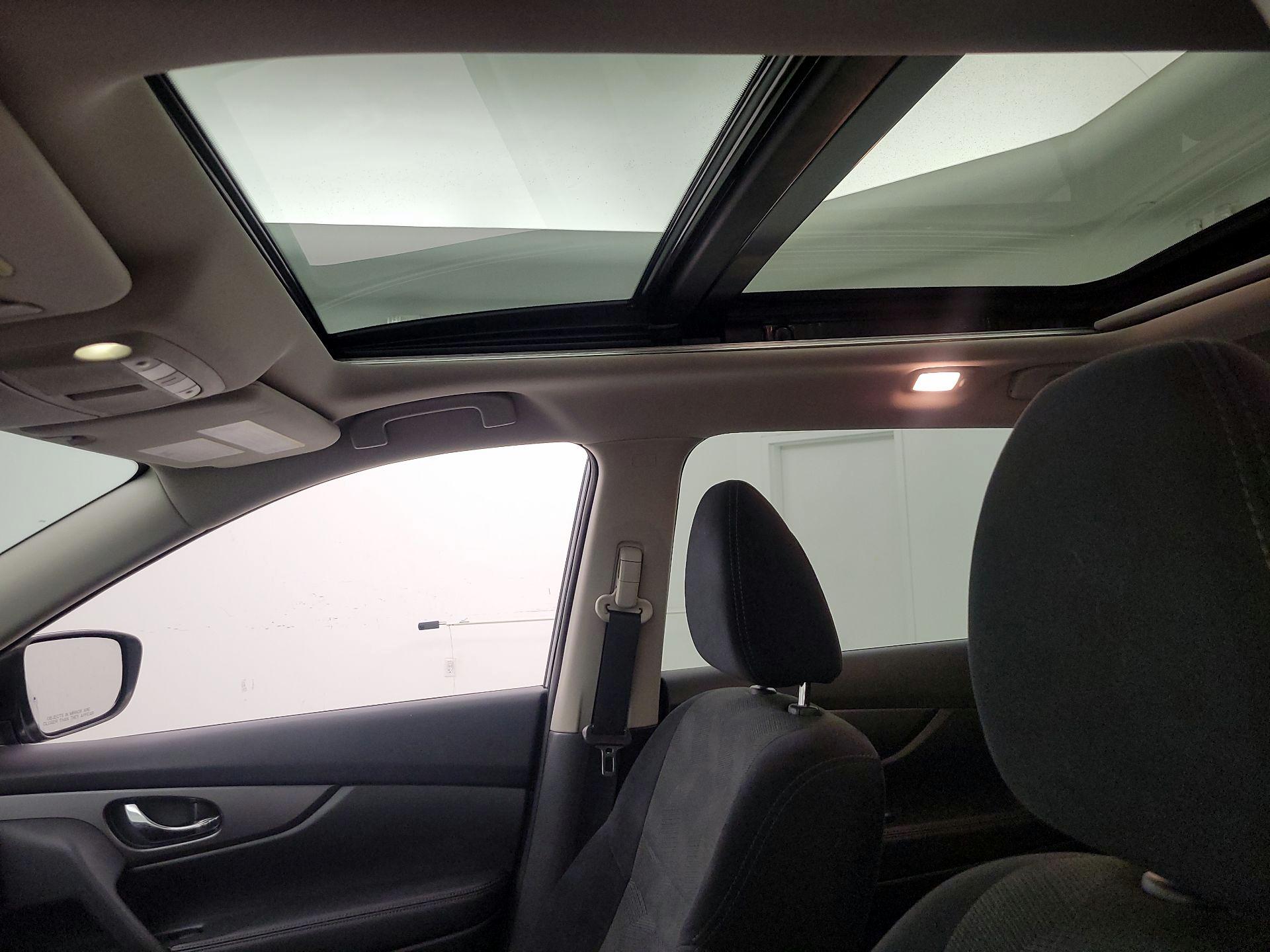 Thumbnail: 2015 Nissan Rogue - 19