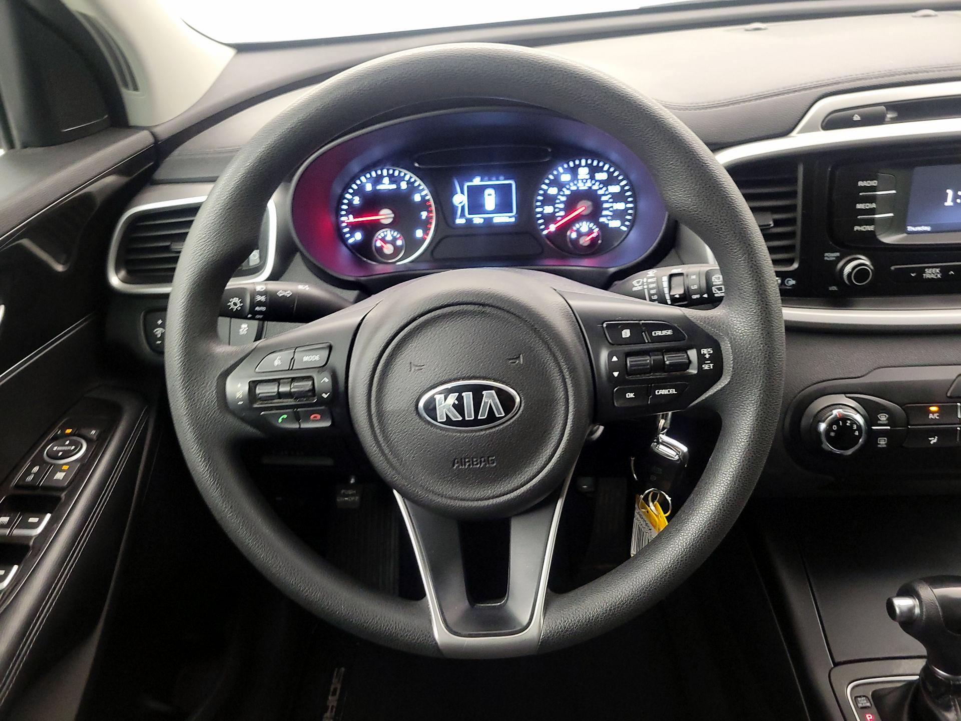Thumbnail: 2017 Kia Sorento - 10