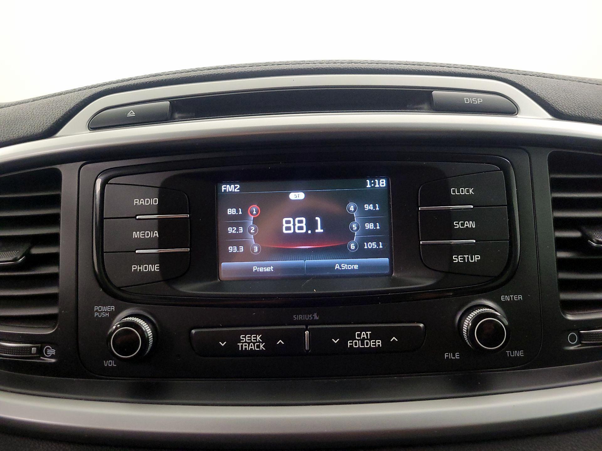 Thumbnail: 2017 Kia Sorento - 15