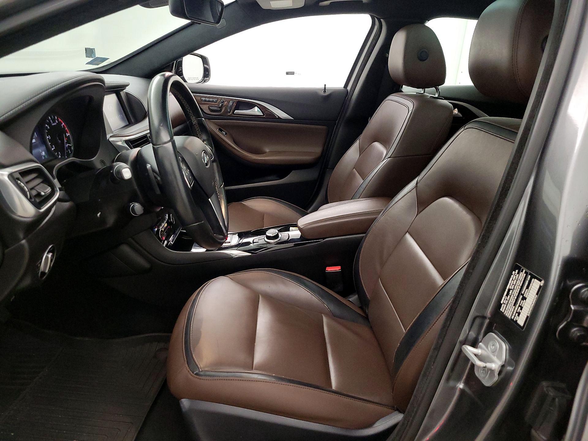 Thumbnail: 2018 INFINITI QX30 - 11