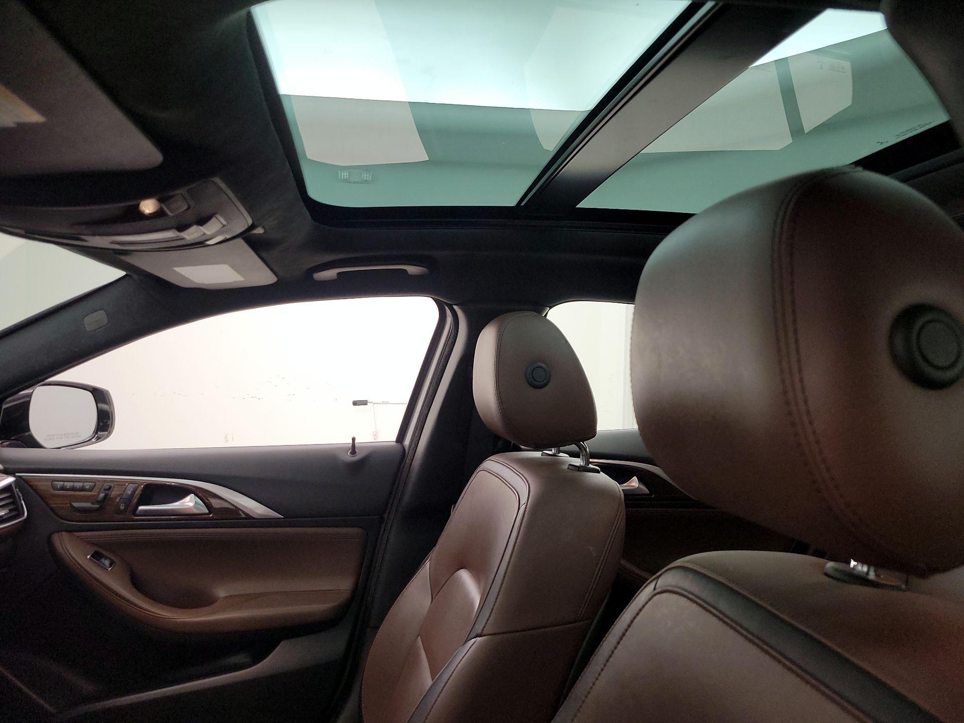 Thumbnail: 2018 INFINITI QX30 - 20