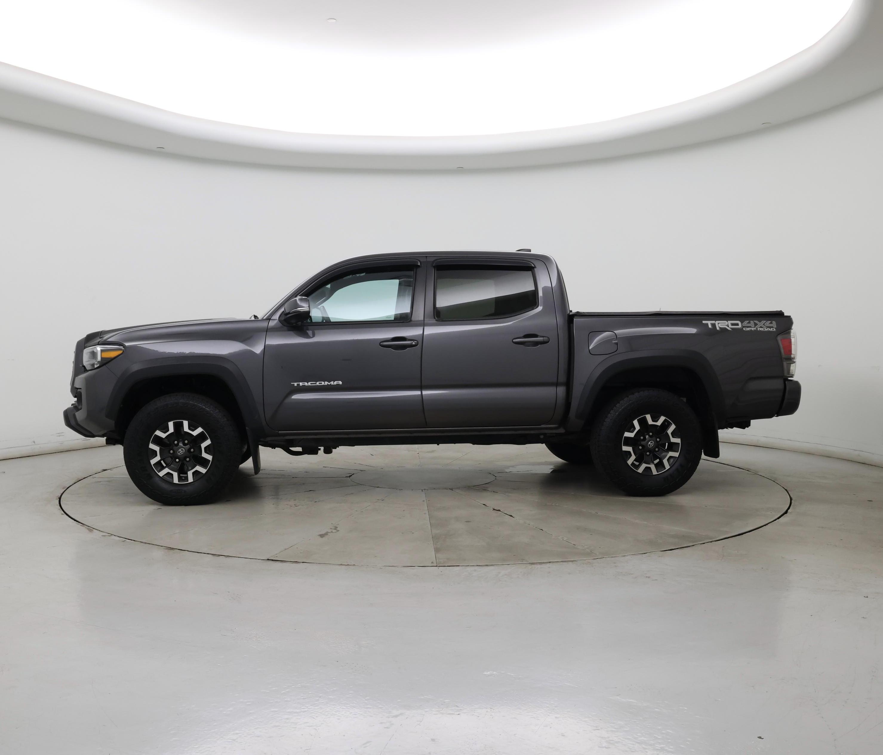 Thumbnail: 2020 Toyota Tacoma - 3
