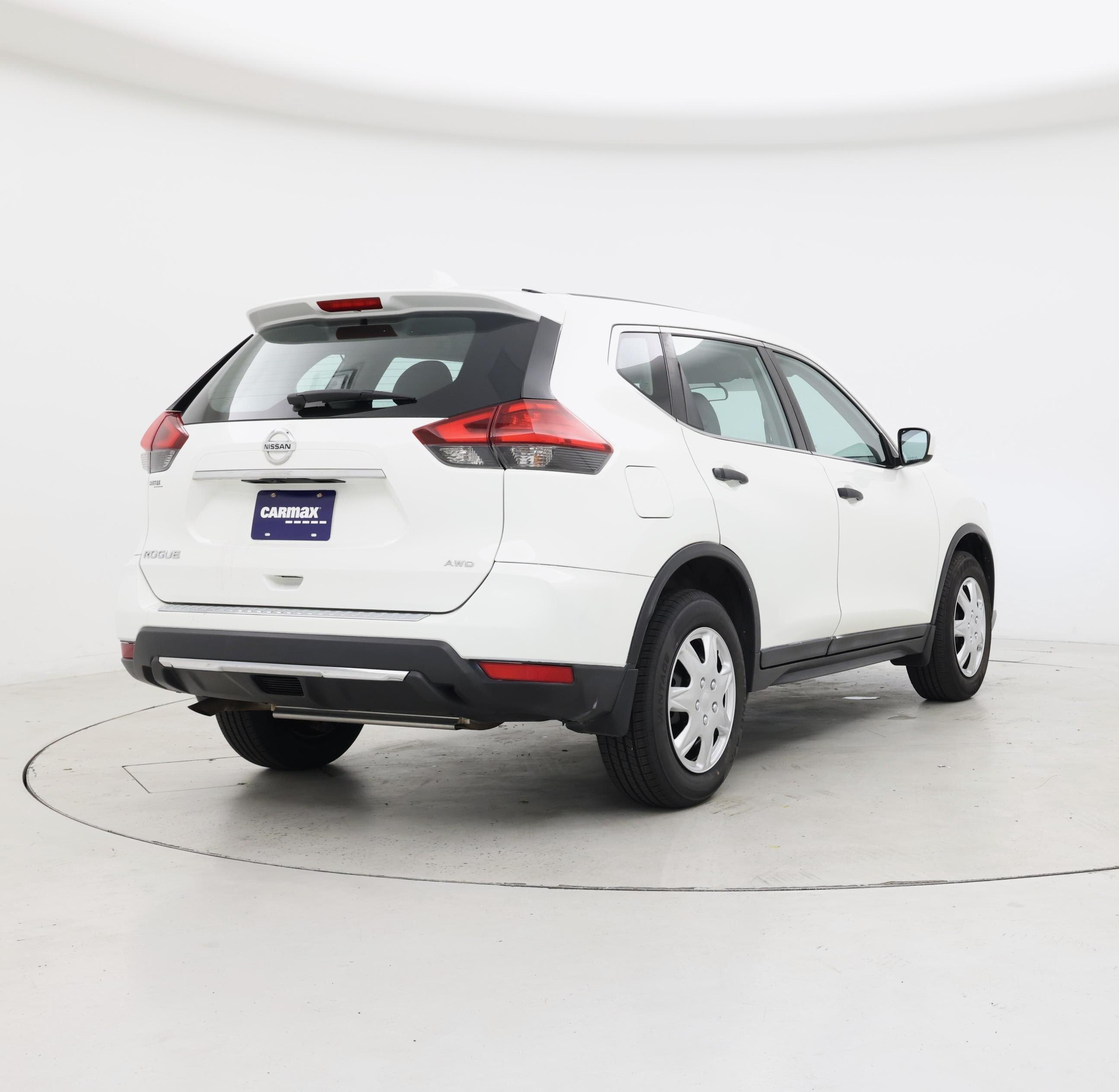 Thumbnail: 2017 Nissan Rogue - 8