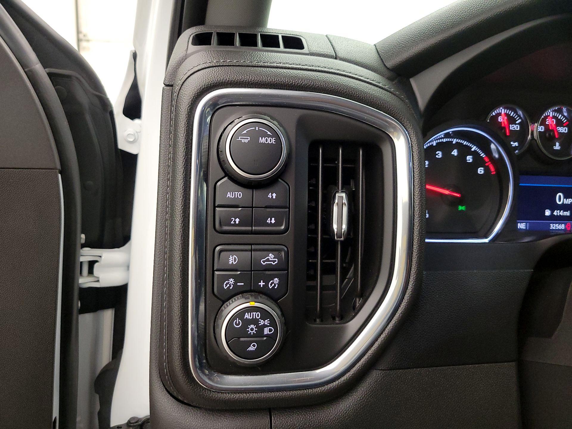 Thumbnail: 2020 Chevrolet Silverado 1500 - 13