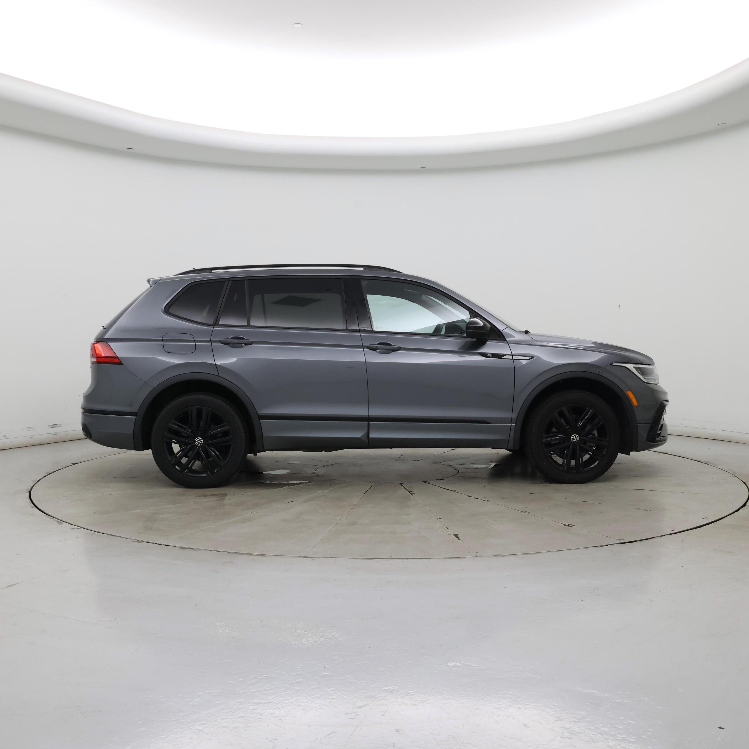 Thumbnail: 2022 Volkswagen Tiguan - 7
