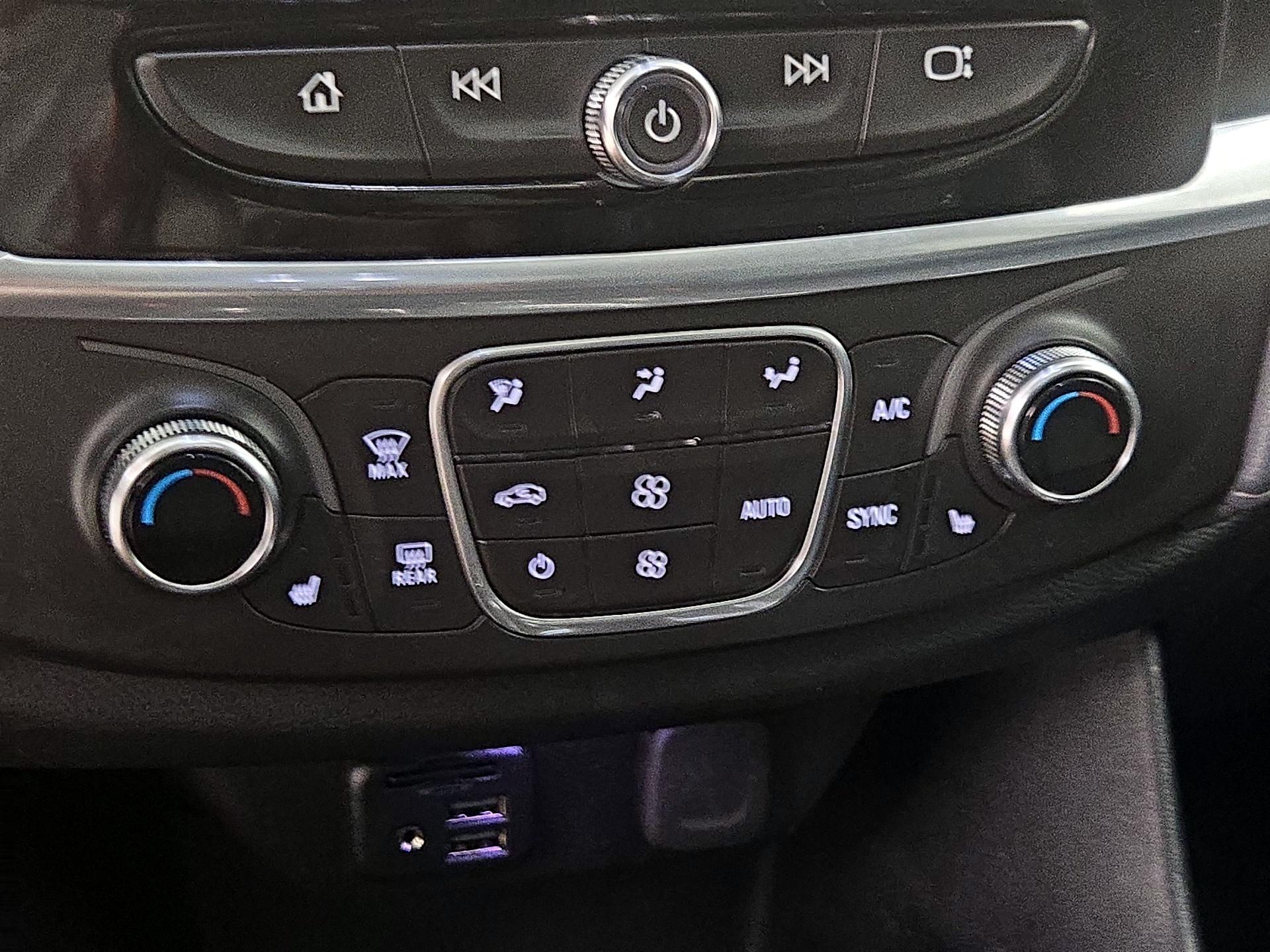 Thumbnail: 2020 Chevrolet Traverse - 17