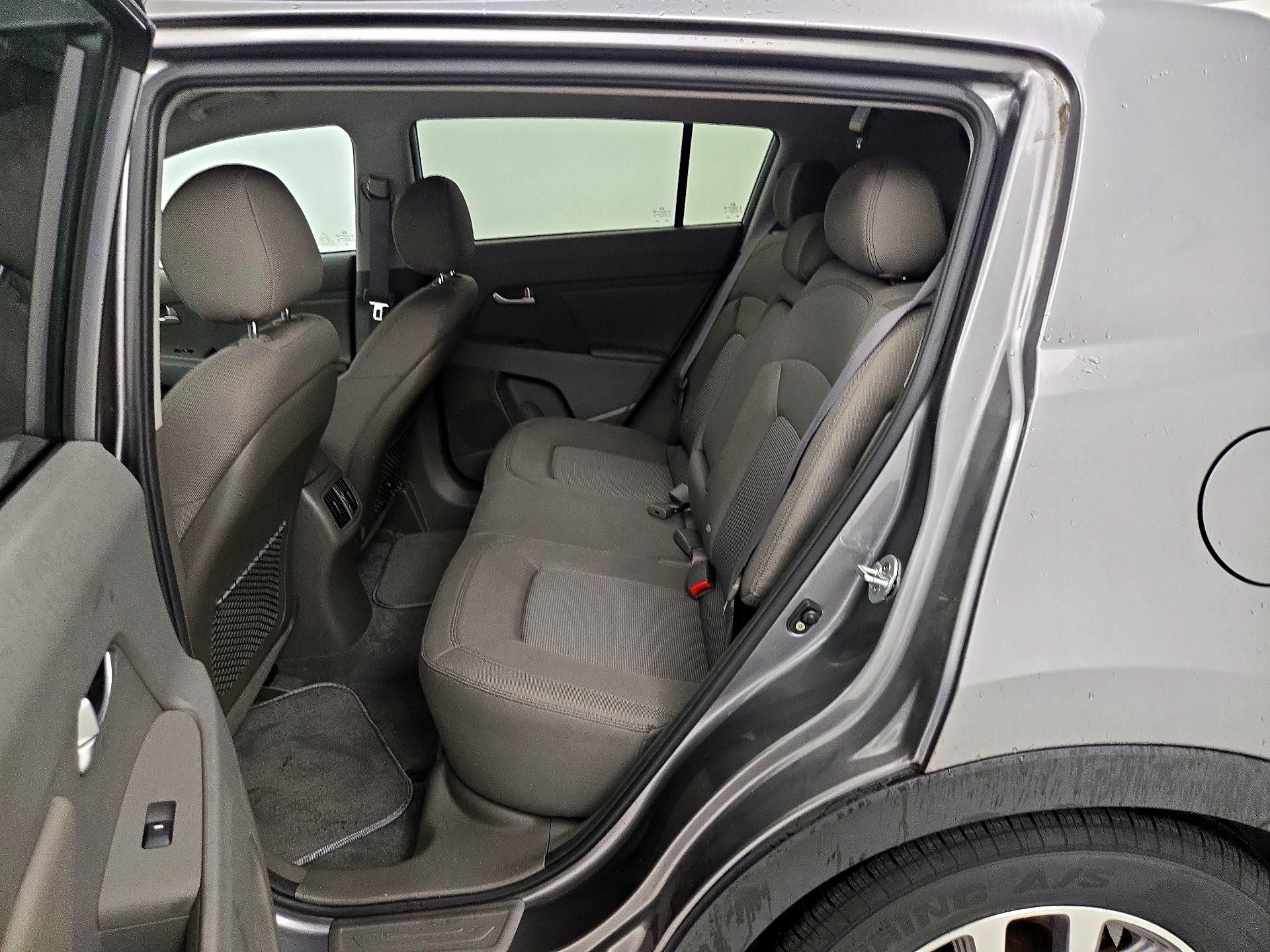 Thumbnail: 2016 Kia Sportage - 18