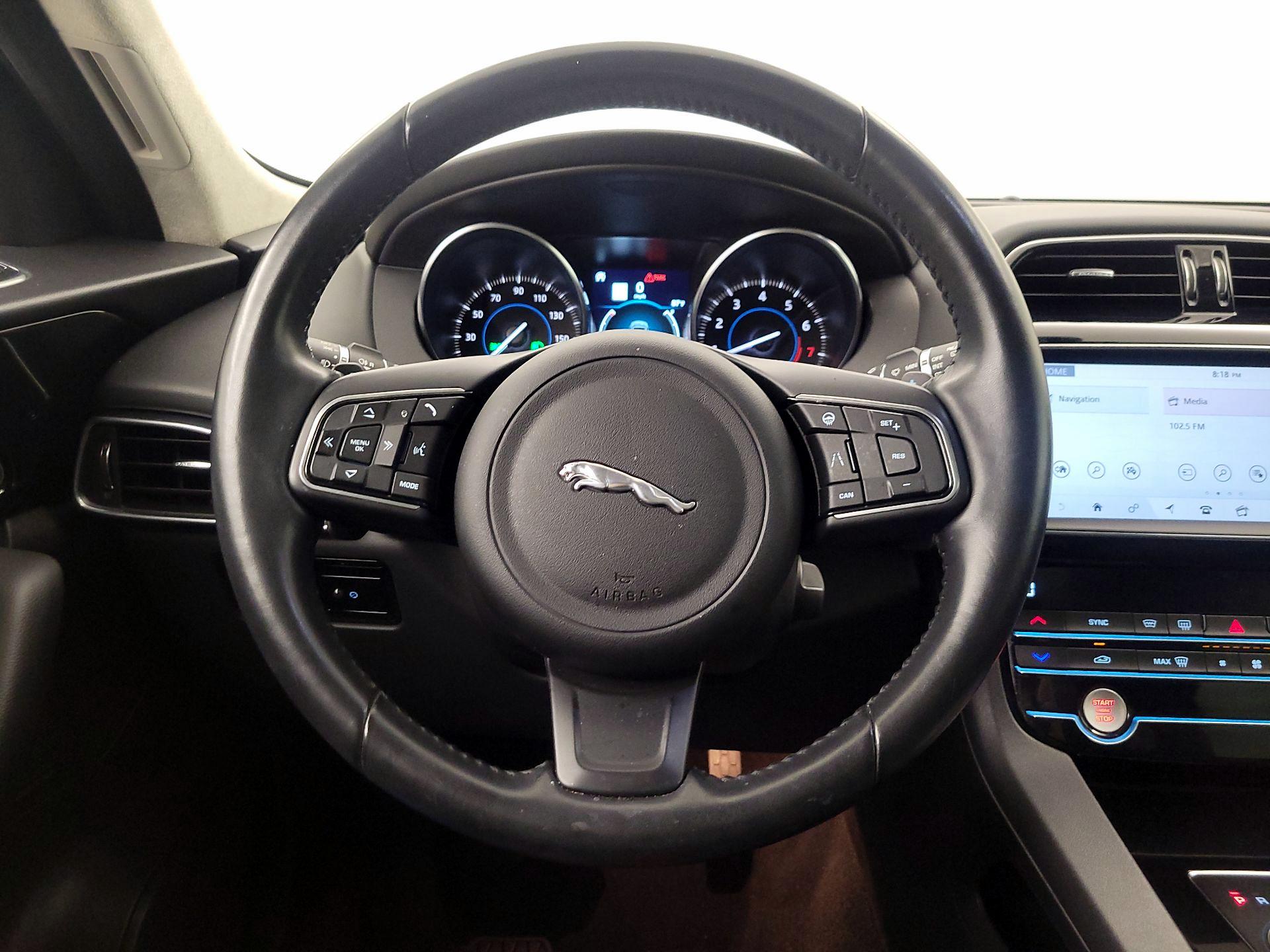 Thumbnail: 2020 Jaguar F-Pace - 10