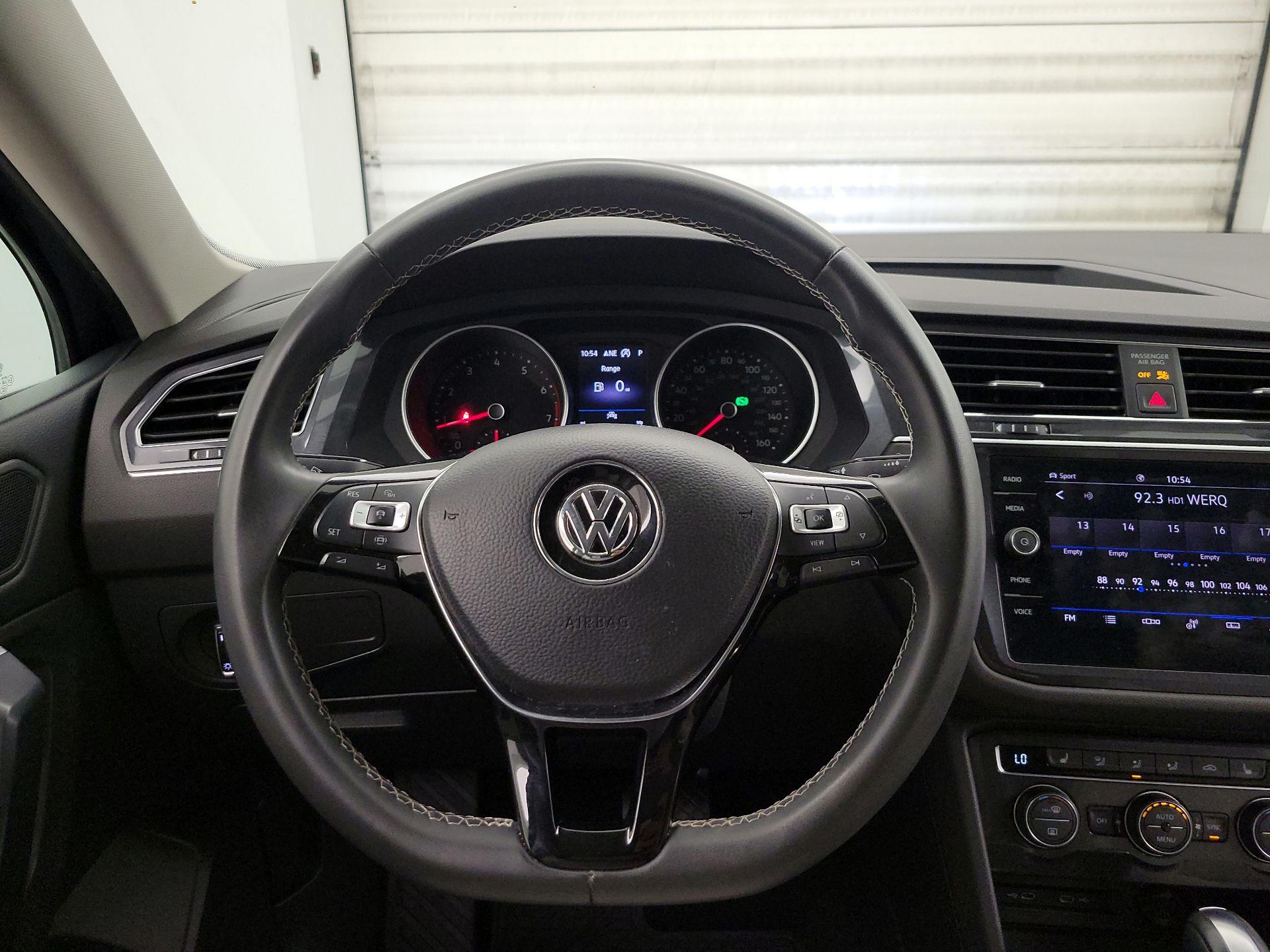 Thumbnail: 2021 Volkswagen Tiguan - 10