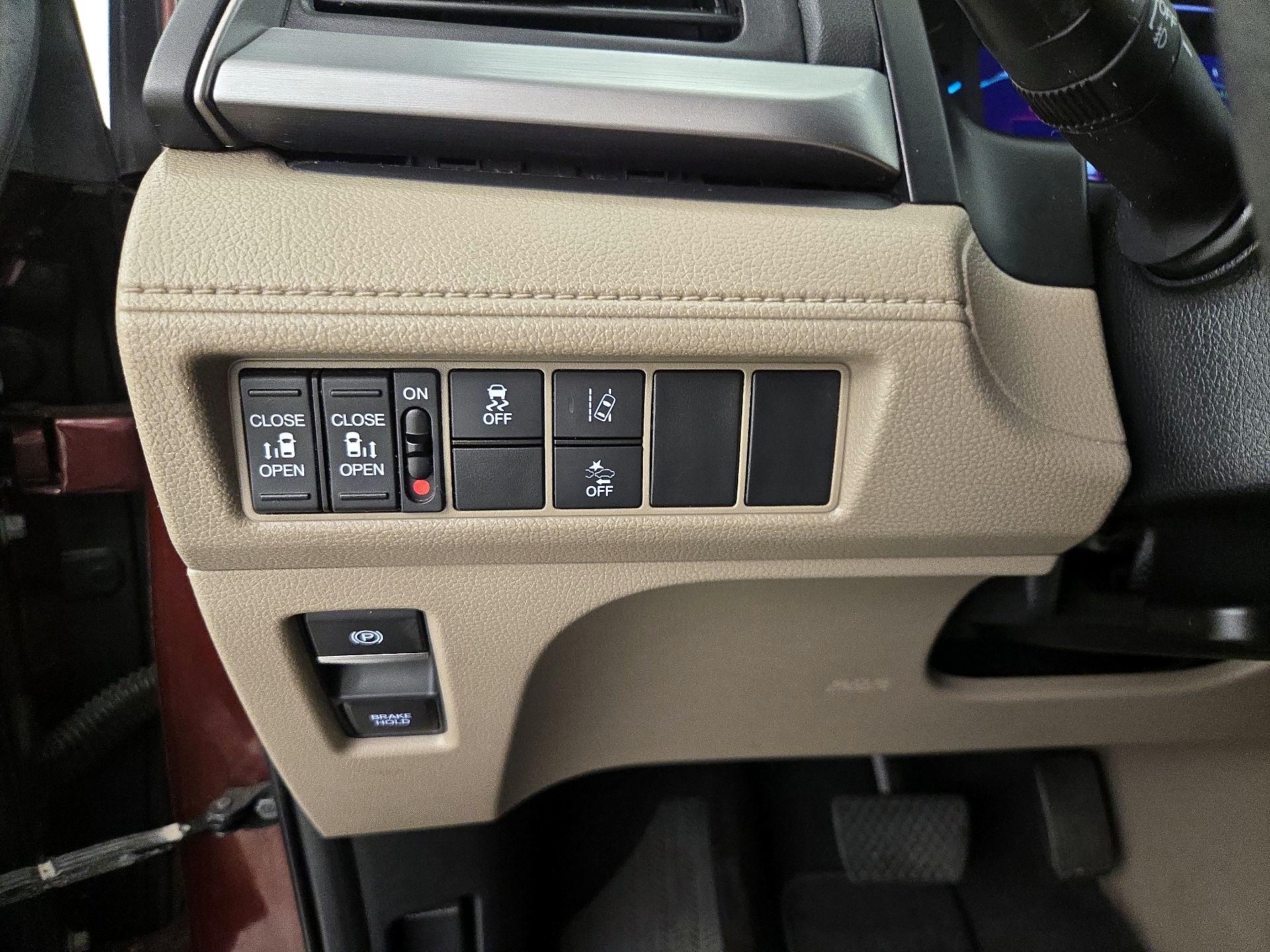 Thumbnail: 2018 Honda Odyssey - 13
