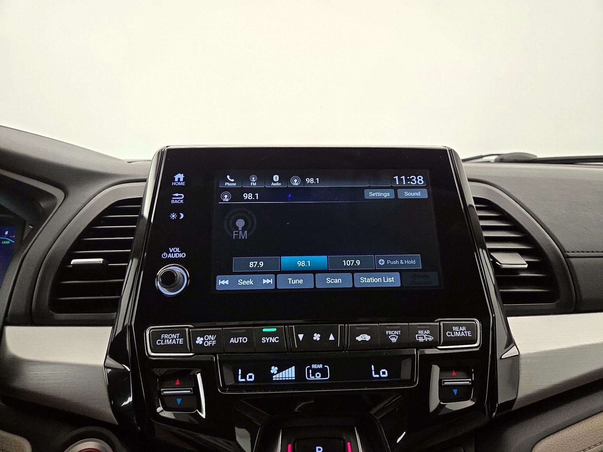 Thumbnail: 2018 Honda Odyssey - 15