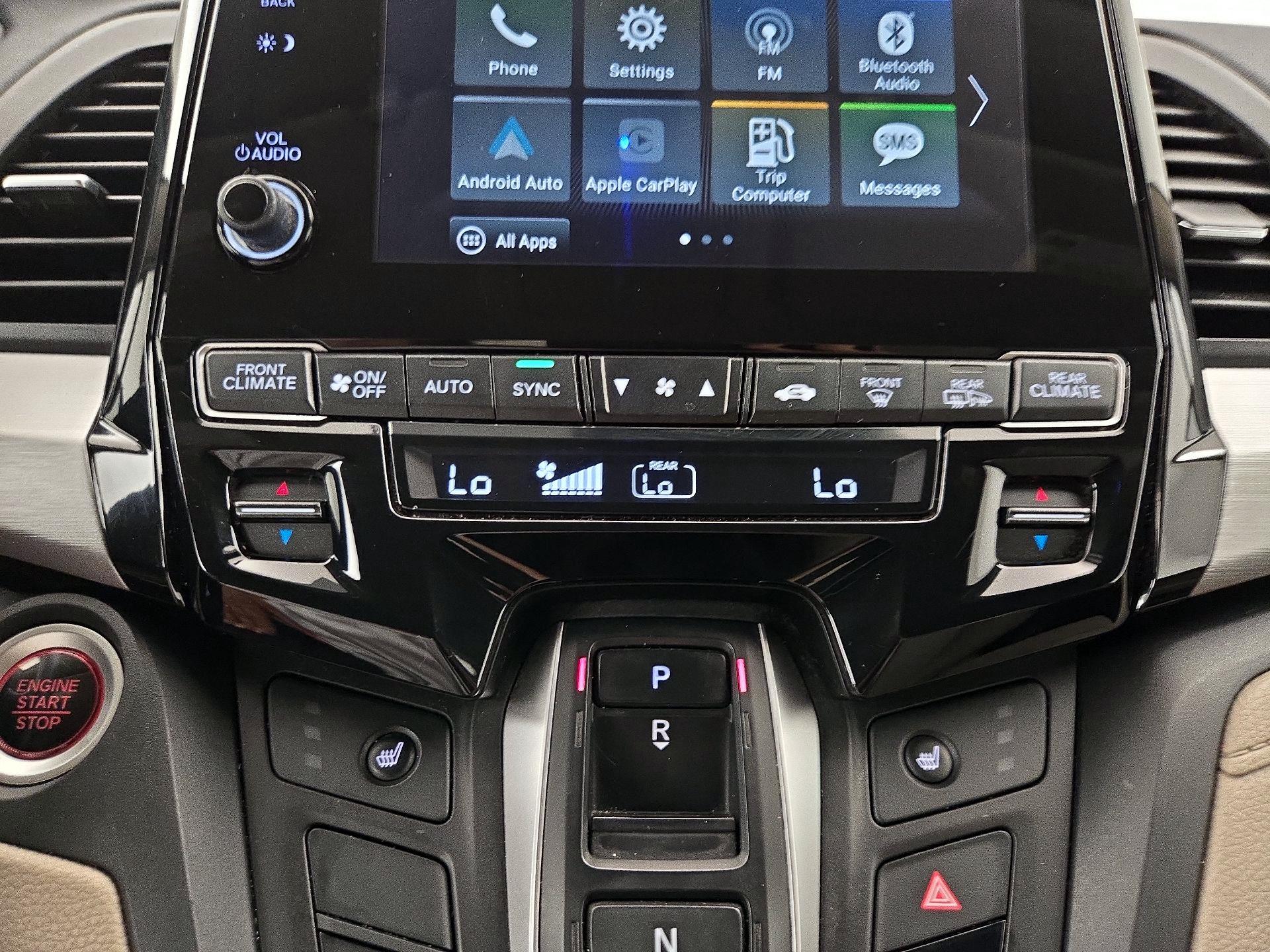 Thumbnail: 2018 Honda Odyssey - 16