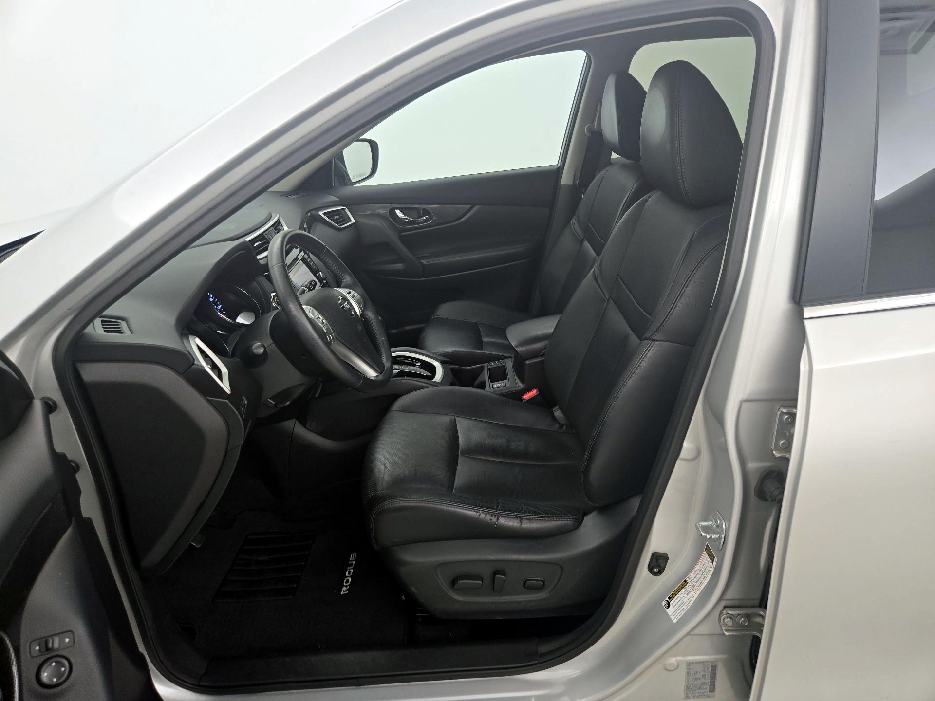 Thumbnail: 2015 Nissan Rogue - 11