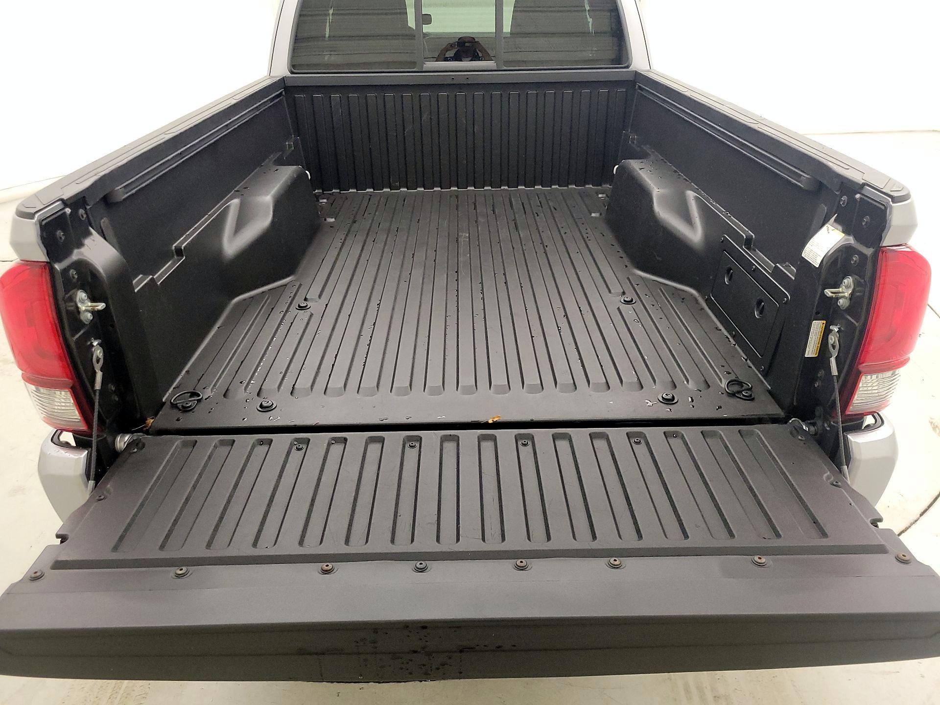 Thumbnail: 2020 Toyota Tacoma - 20