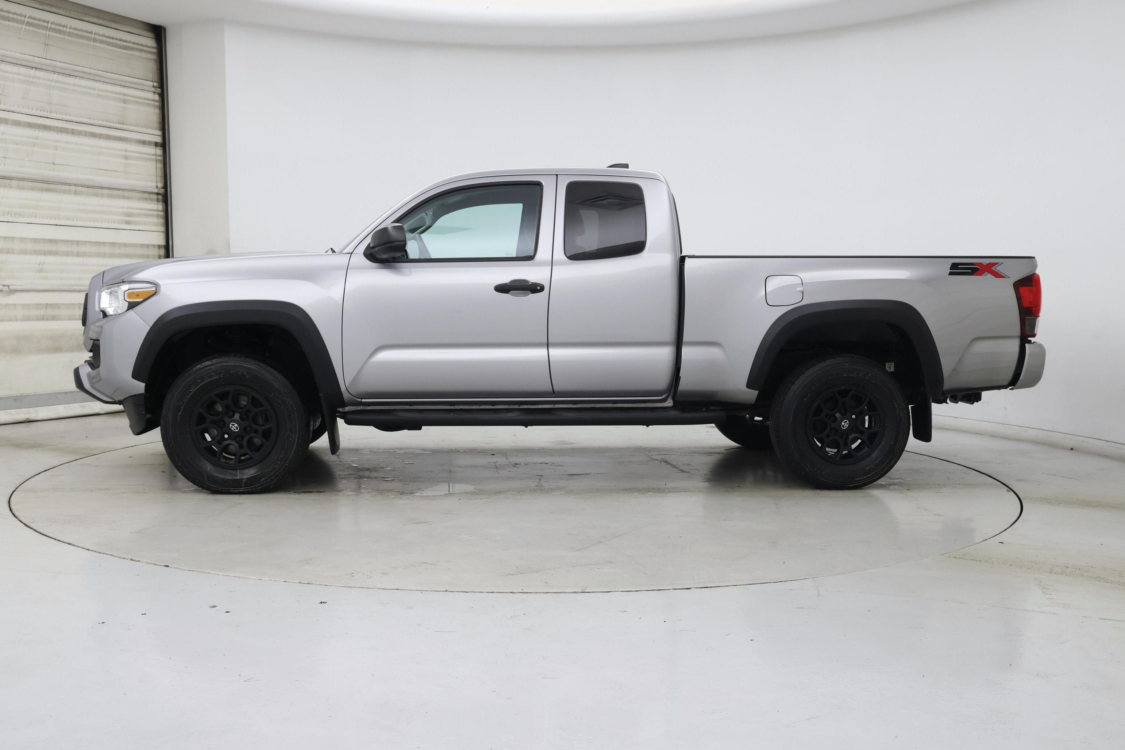 Thumbnail: 2020 Toyota Tacoma - 3