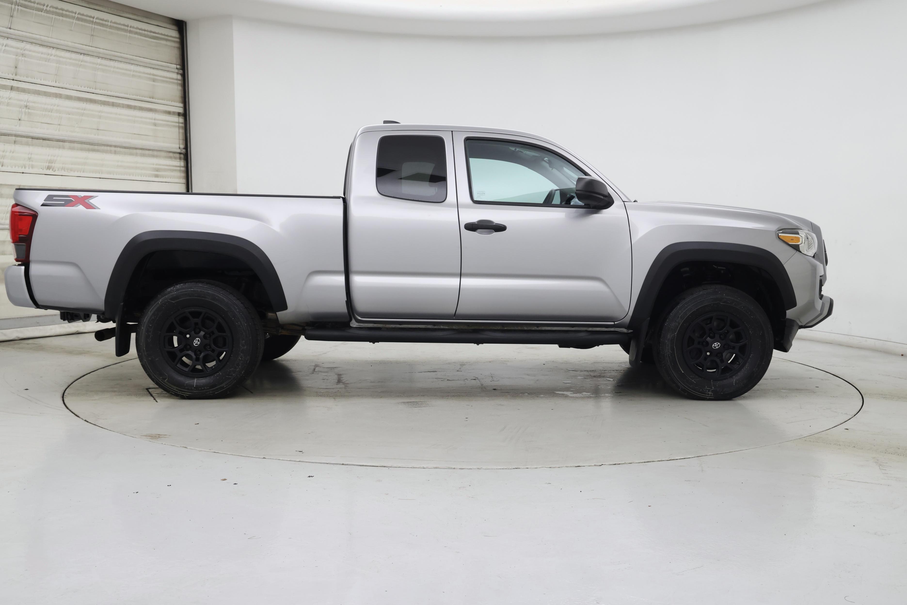 Thumbnail: 2020 Toyota Tacoma - 7