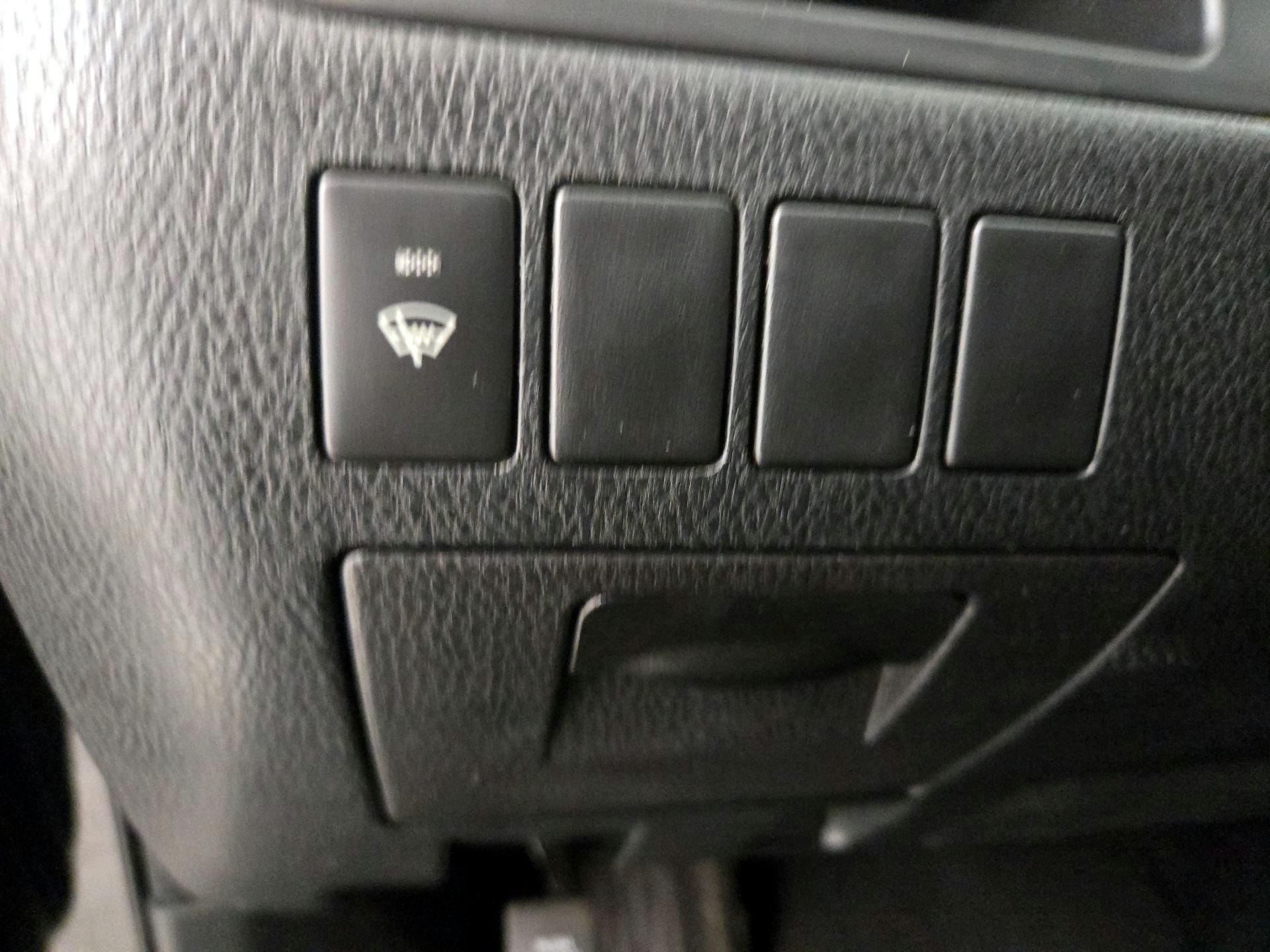 Thumbnail: 2016 Toyota Highlander - 13